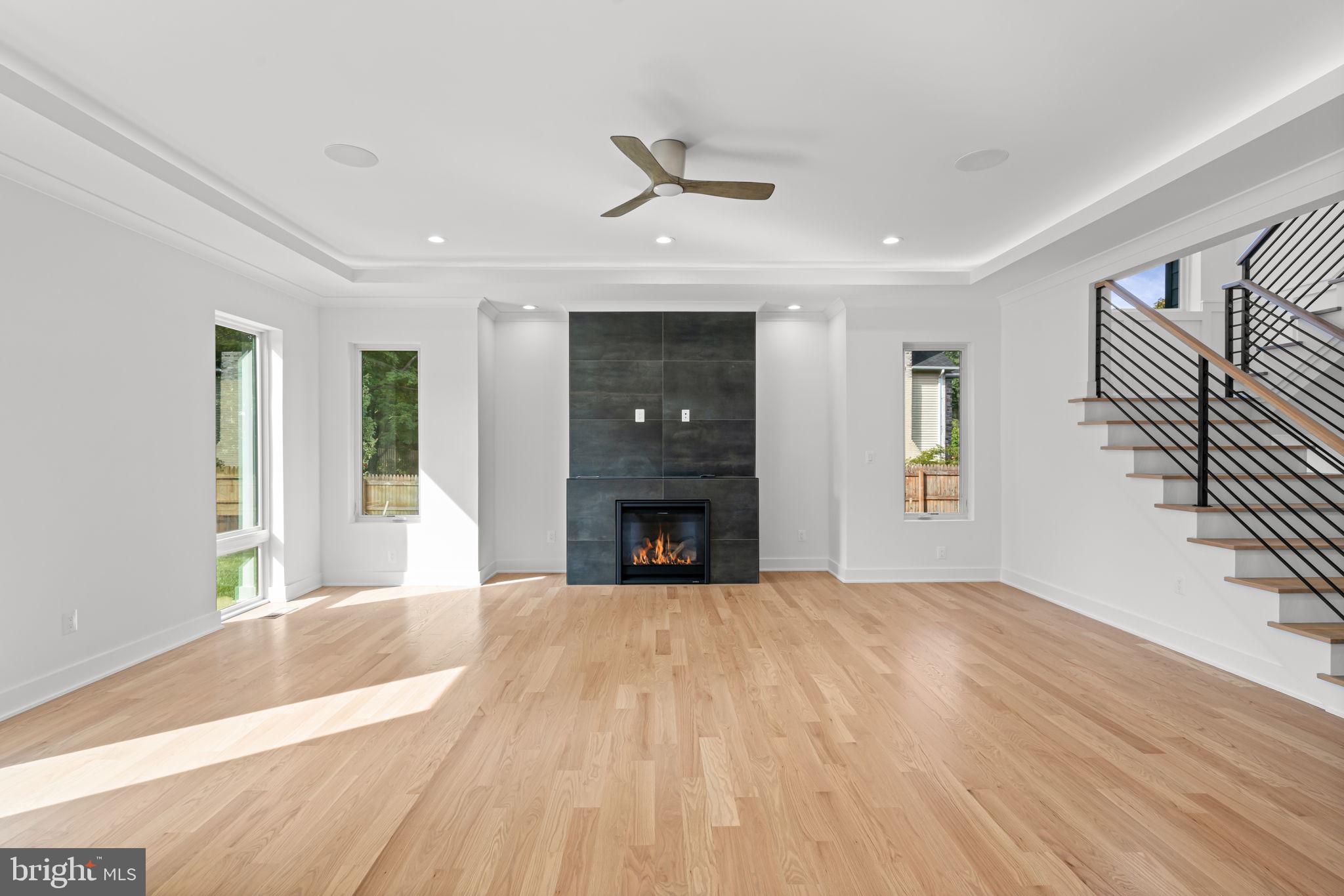 HOLMES RUN HEIGHTS - Residential