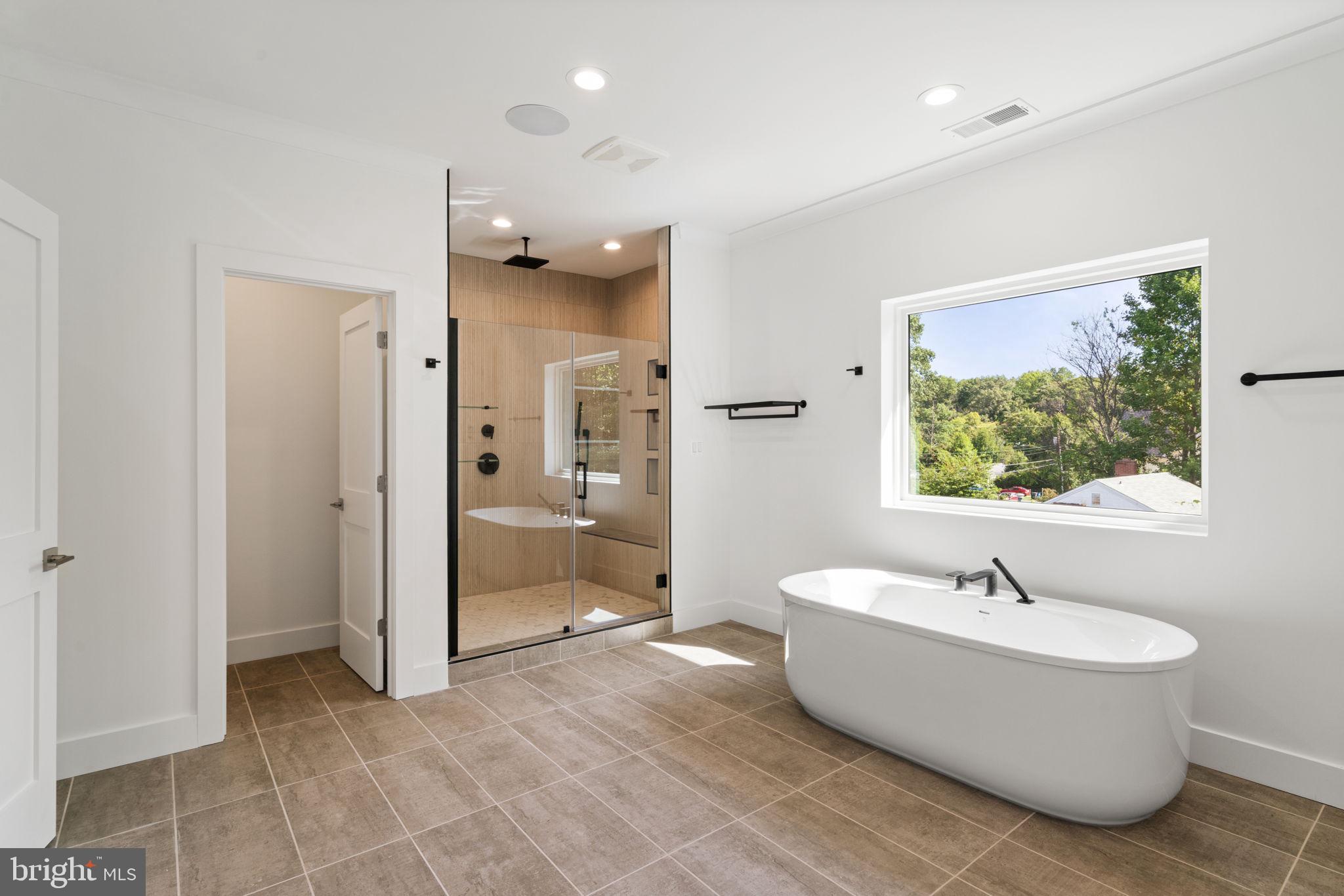 HOLMES RUN HEIGHTS - Residential