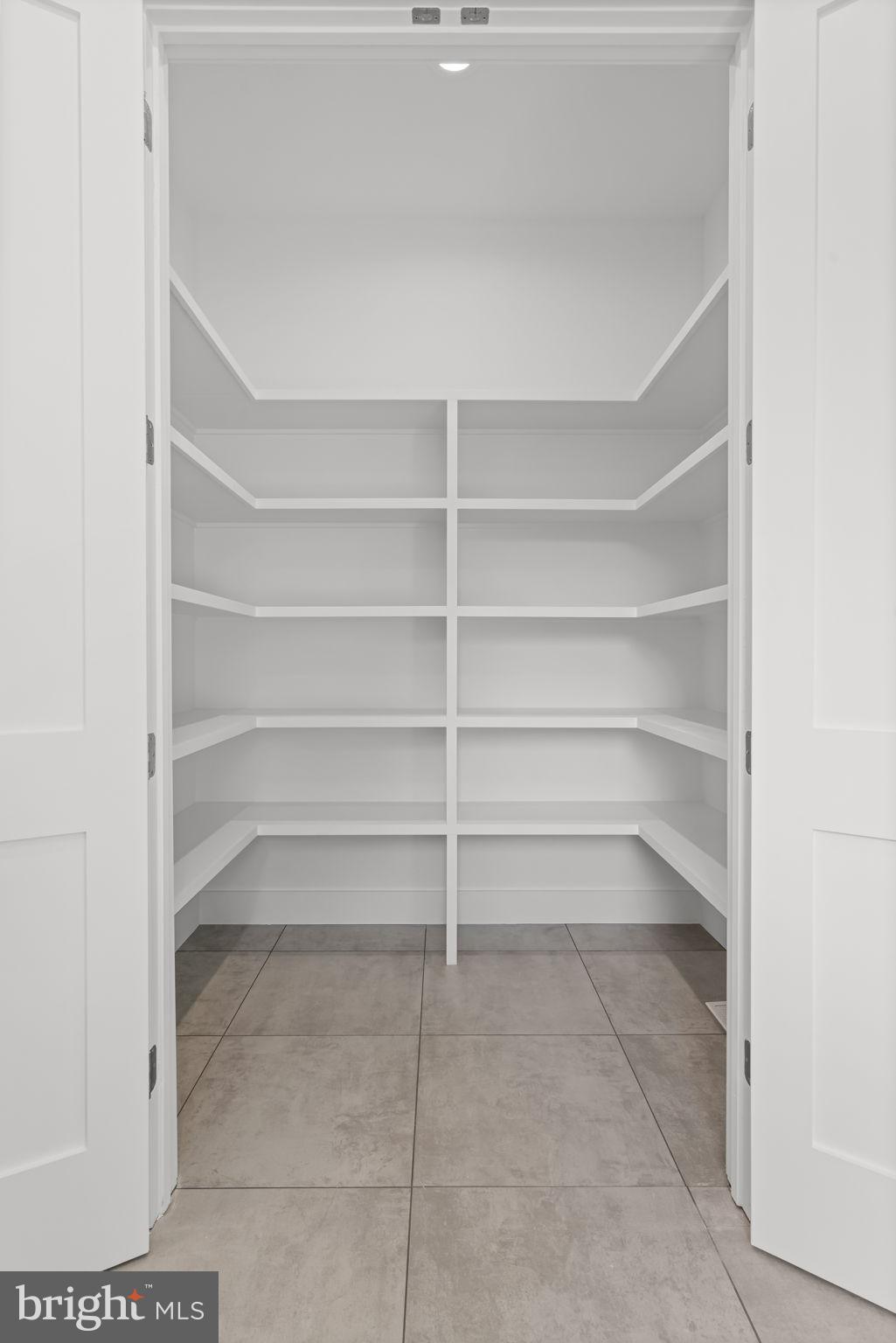 HOLMES RUN HEIGHTS - Residential