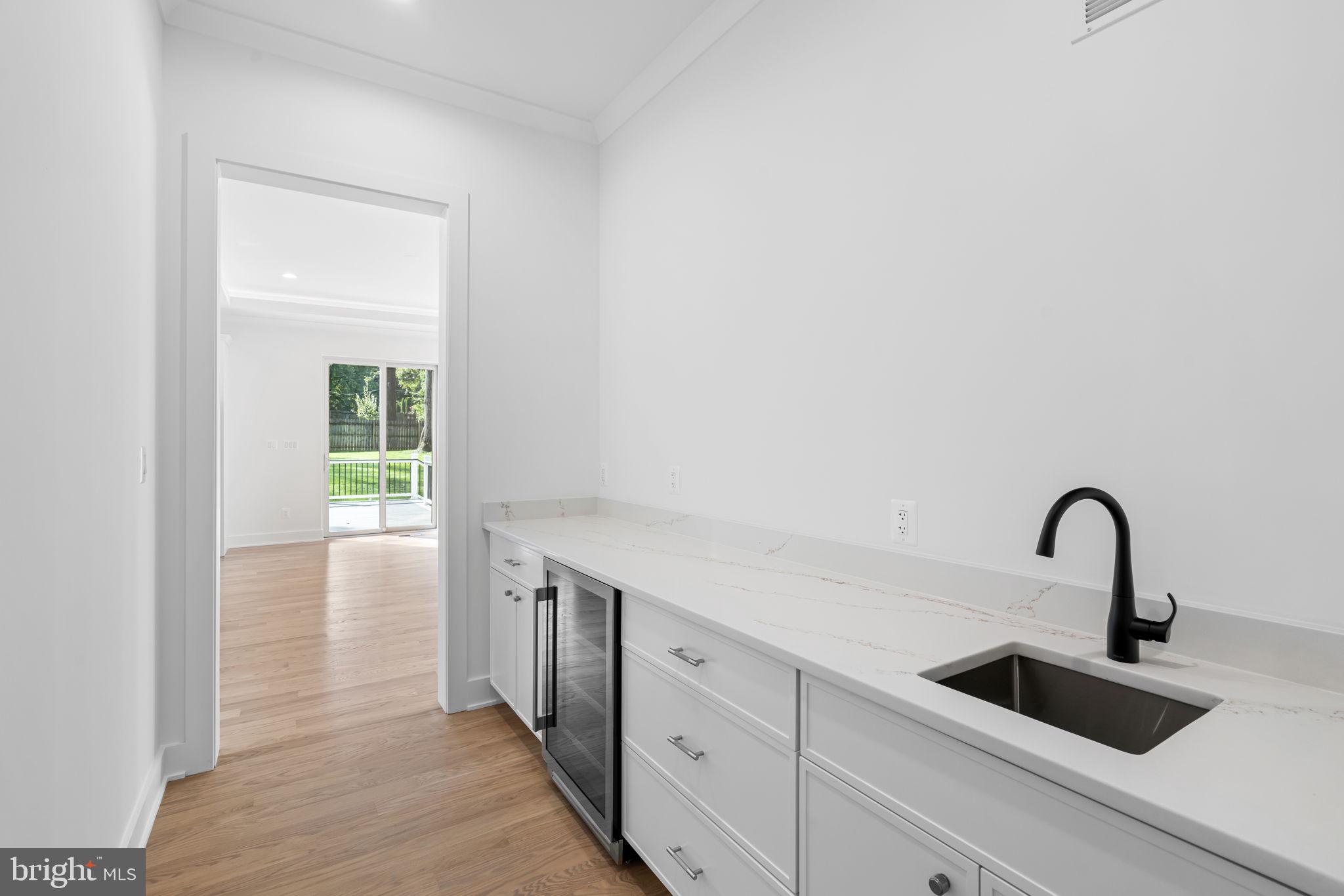 HOLMES RUN HEIGHTS - Residential