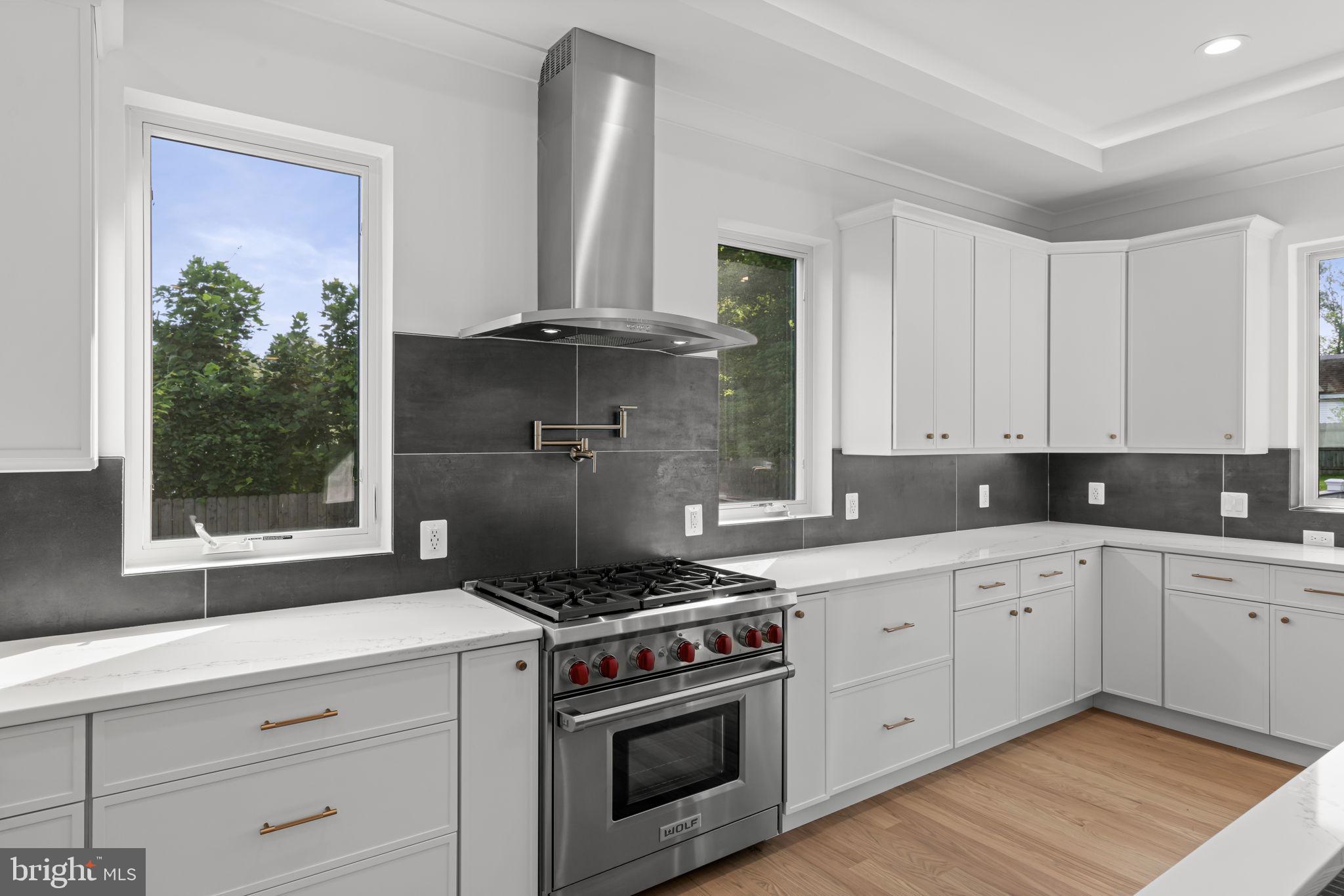 HOLMES RUN HEIGHTS - Residential