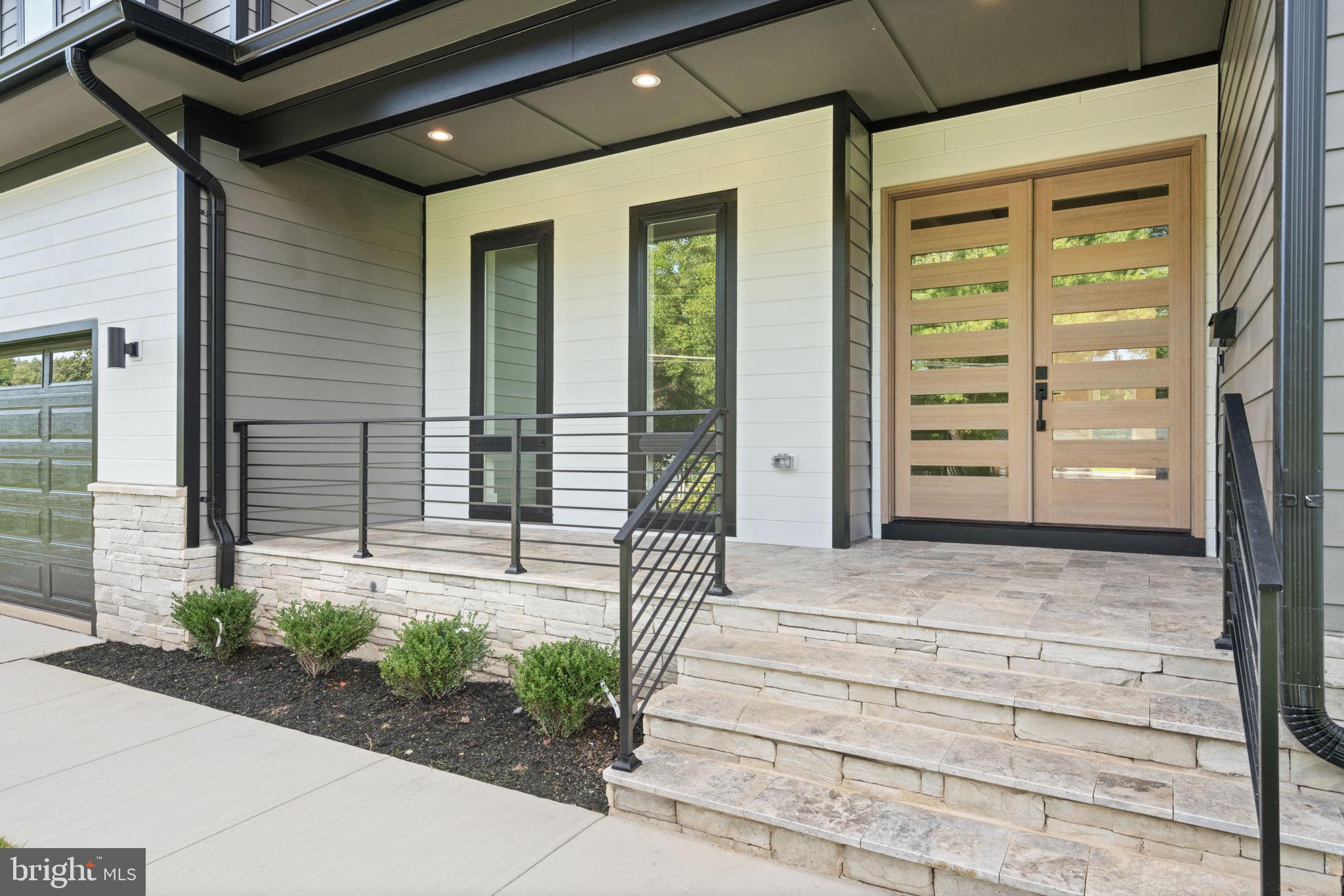 HOLMES RUN HEIGHTS - Residential