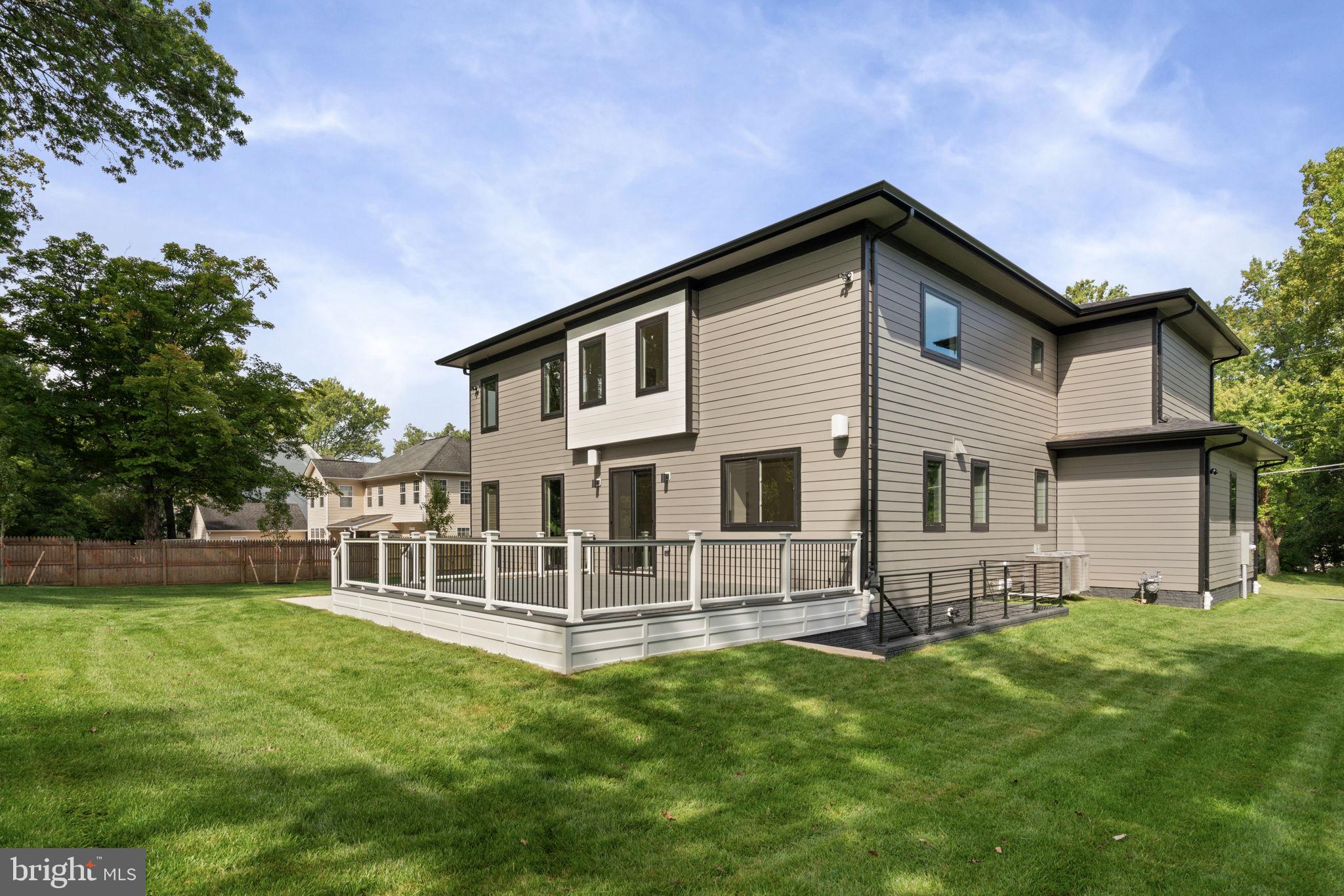 HOLMES RUN HEIGHTS - Residential