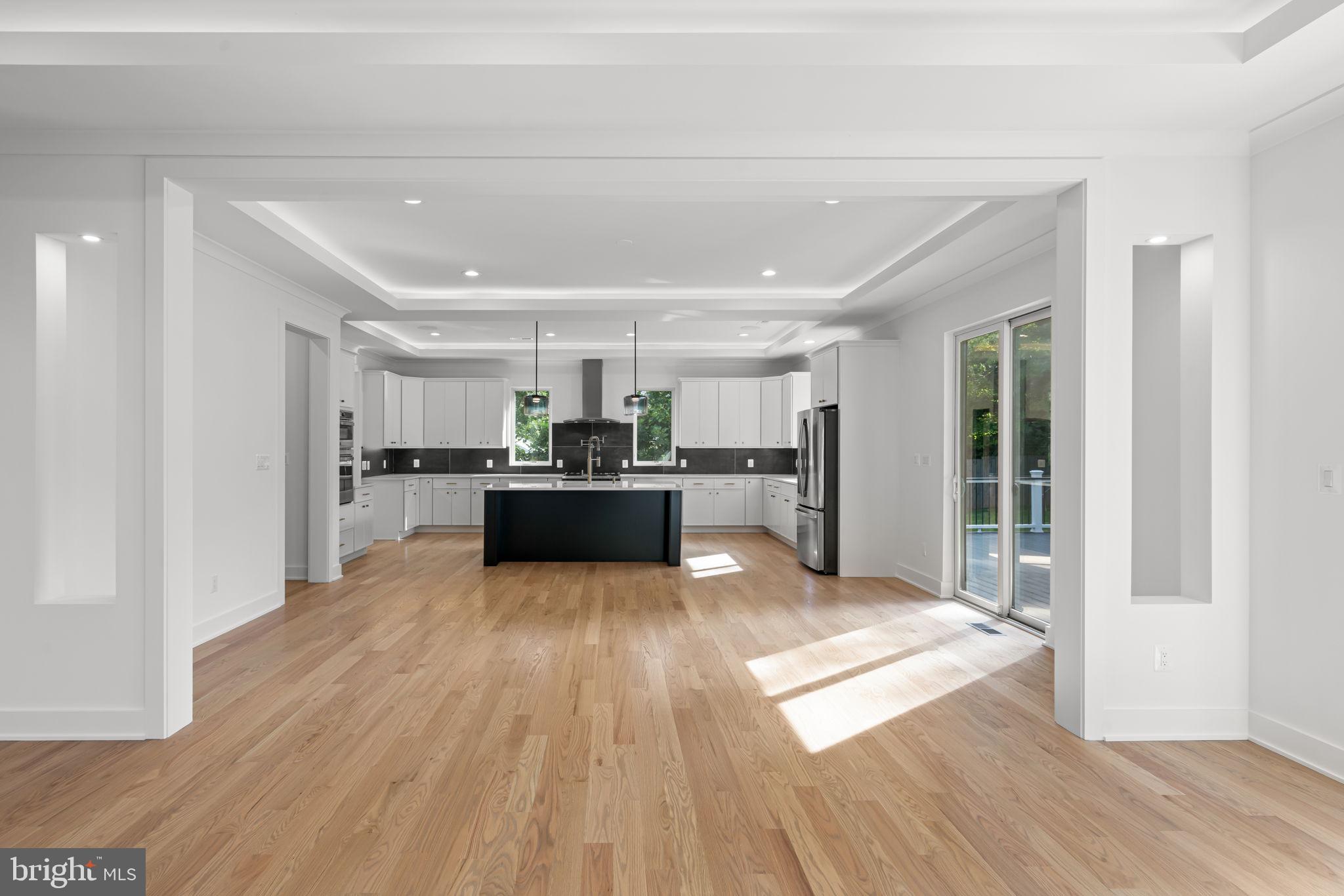 HOLMES RUN HEIGHTS - Residential