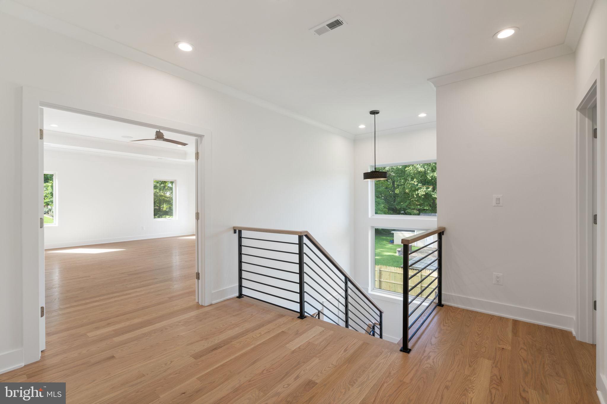 HOLMES RUN HEIGHTS - Residential