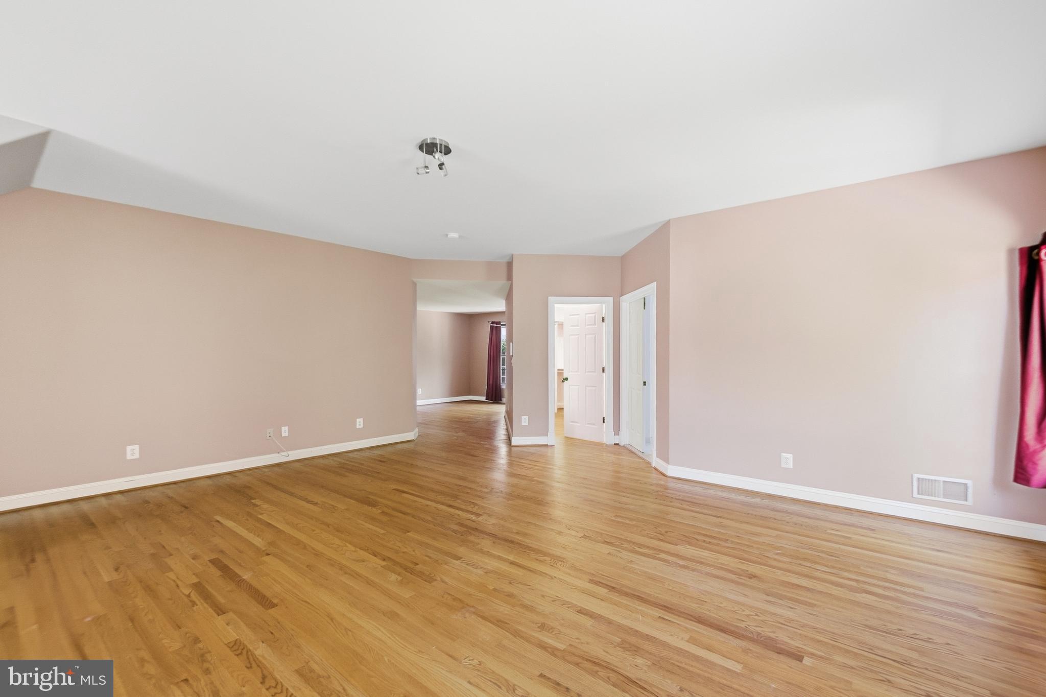 WOLFTRAP ESTATES - Residential