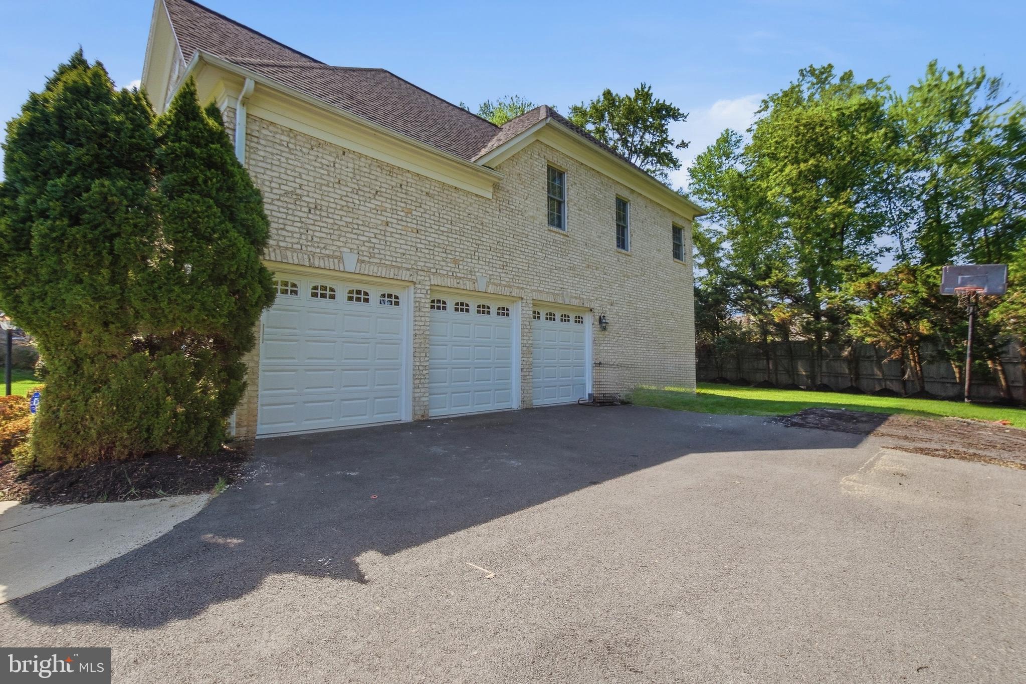 WOLFTRAP ESTATES - Residential