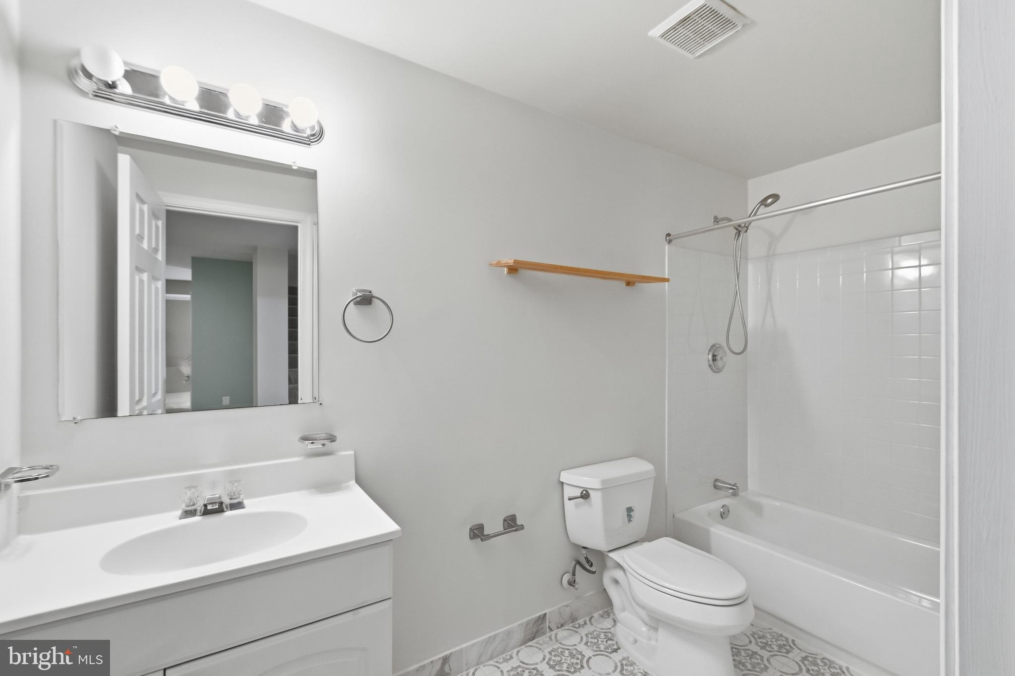 WOLFTRAP ESTATES - Residential