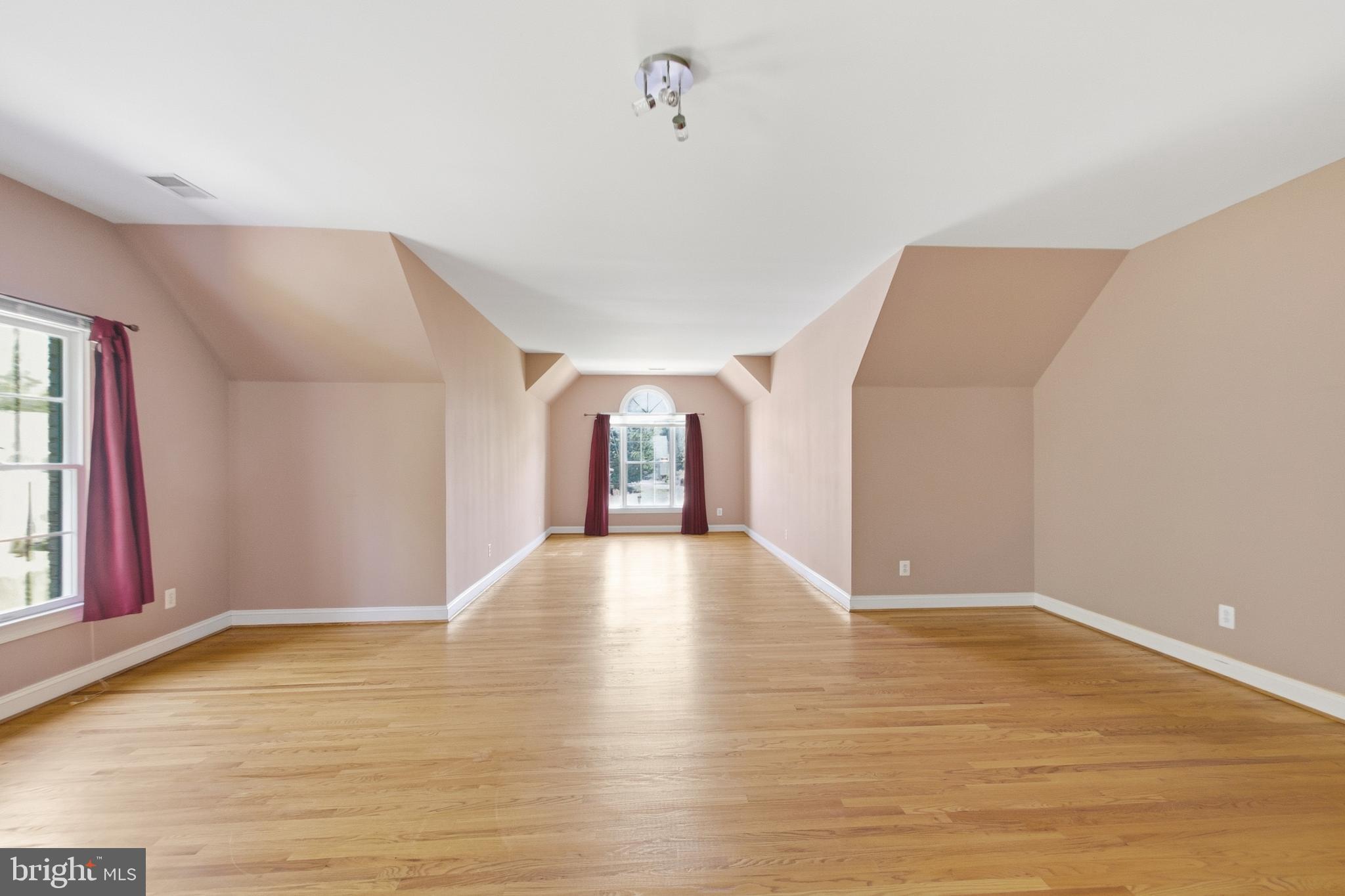 WOLFTRAP ESTATES - Residential
