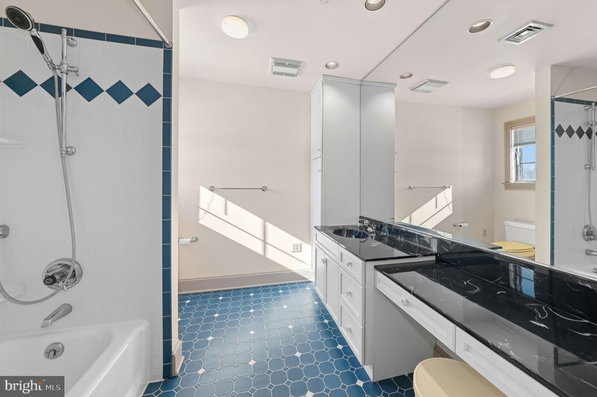 BRODHEAD MANOR - Residential