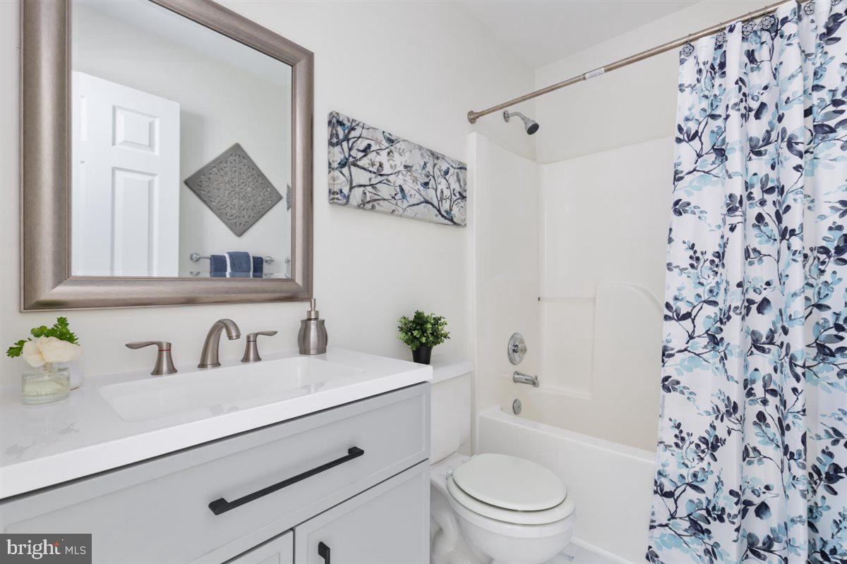 HIGHLANDS OF WARRENTON PHASE 2 - Residential