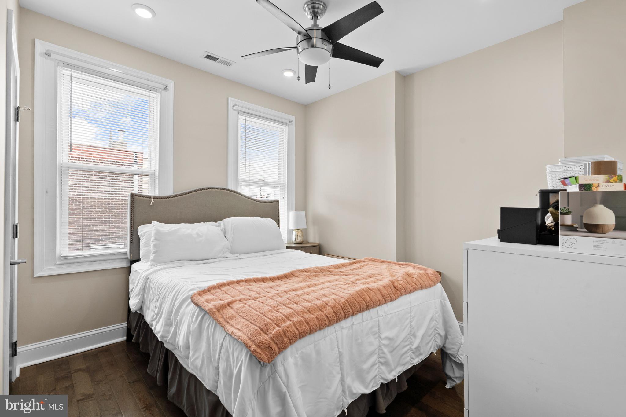 PORT RICHMOND - Residential