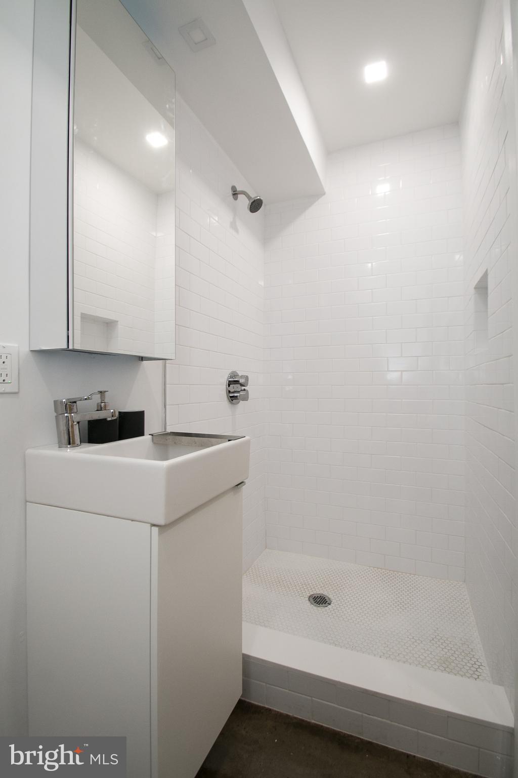 GRAYS FERRY - Residential Lease