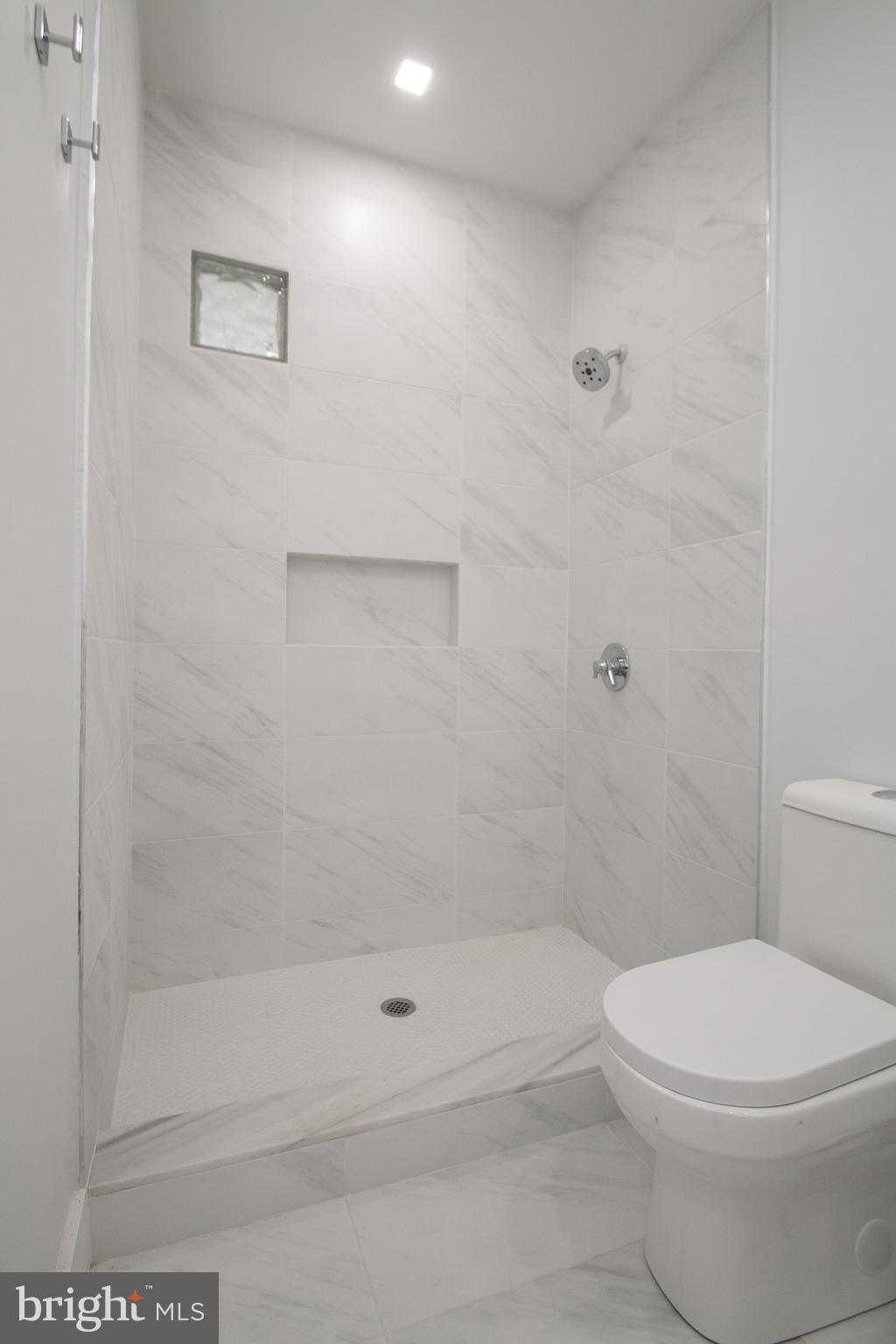 GRAYS FERRY - Residential Lease