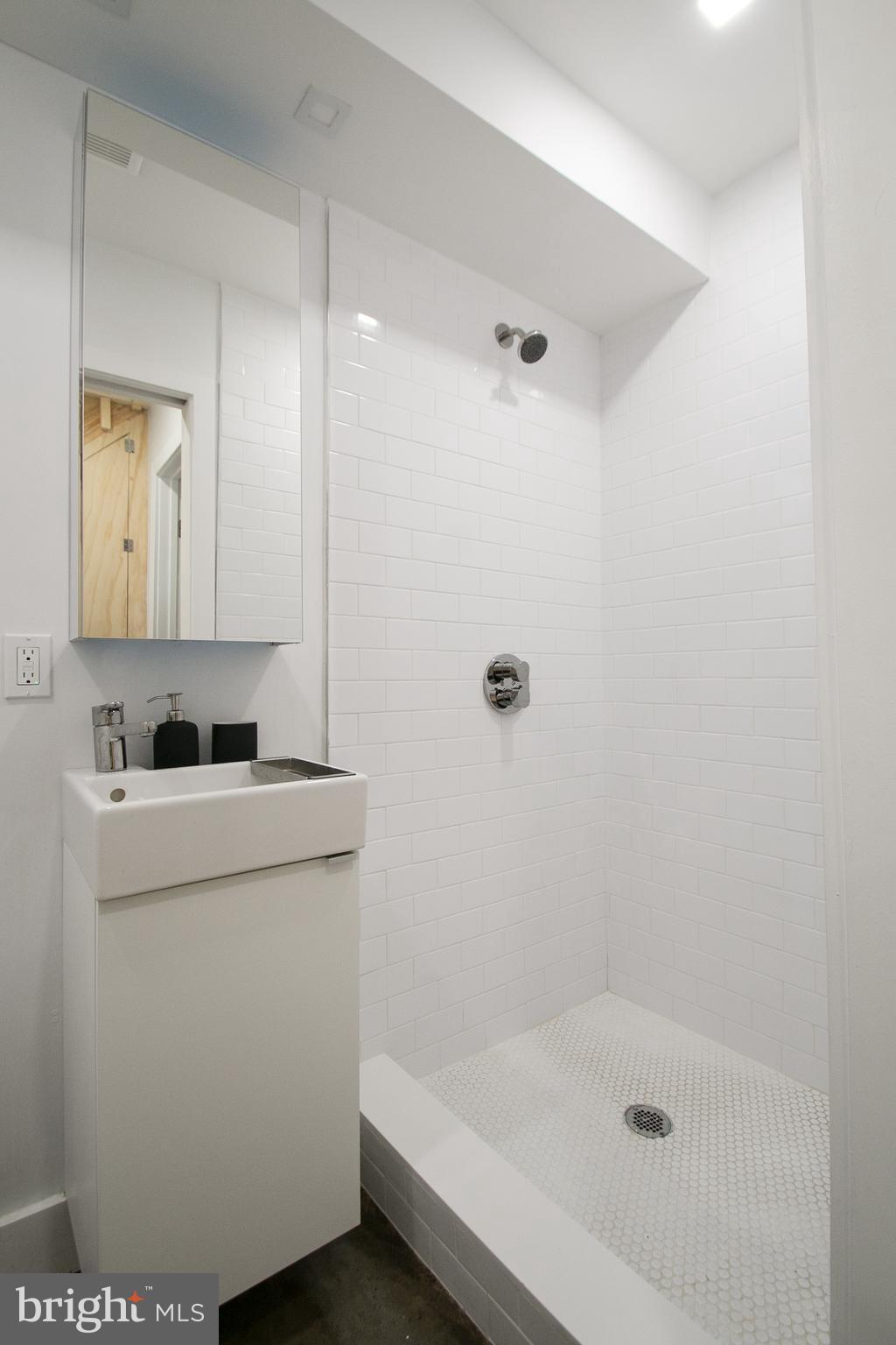 GRAYS FERRY - Residential Lease