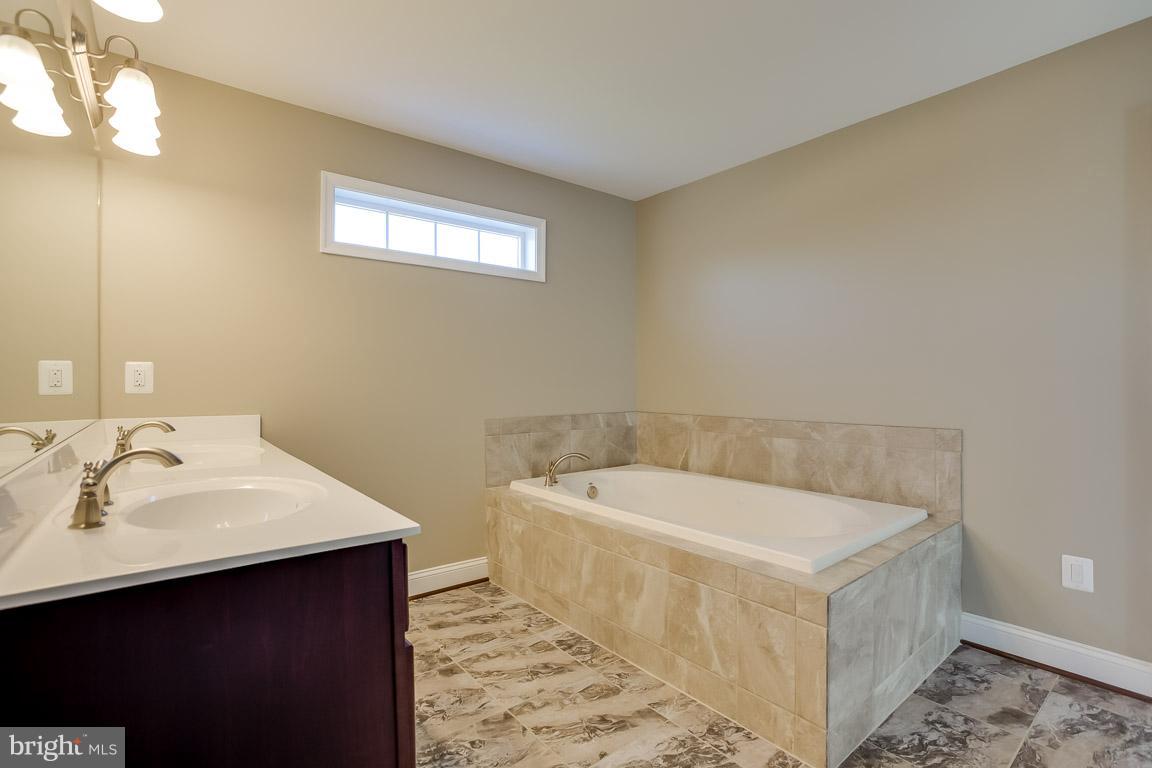 CANTERLEIGH - Residential