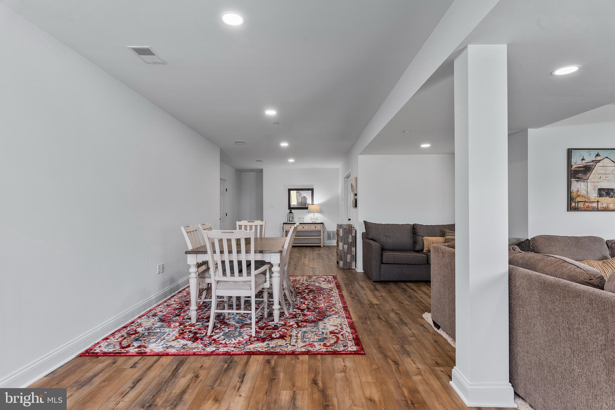 AUTUMN WOODS - Residential