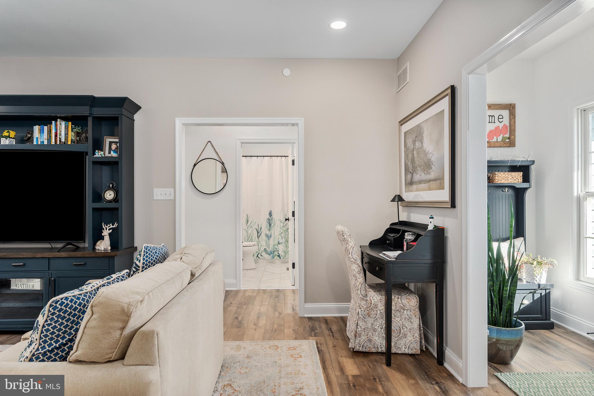 AUTUMN WOODS - Residential