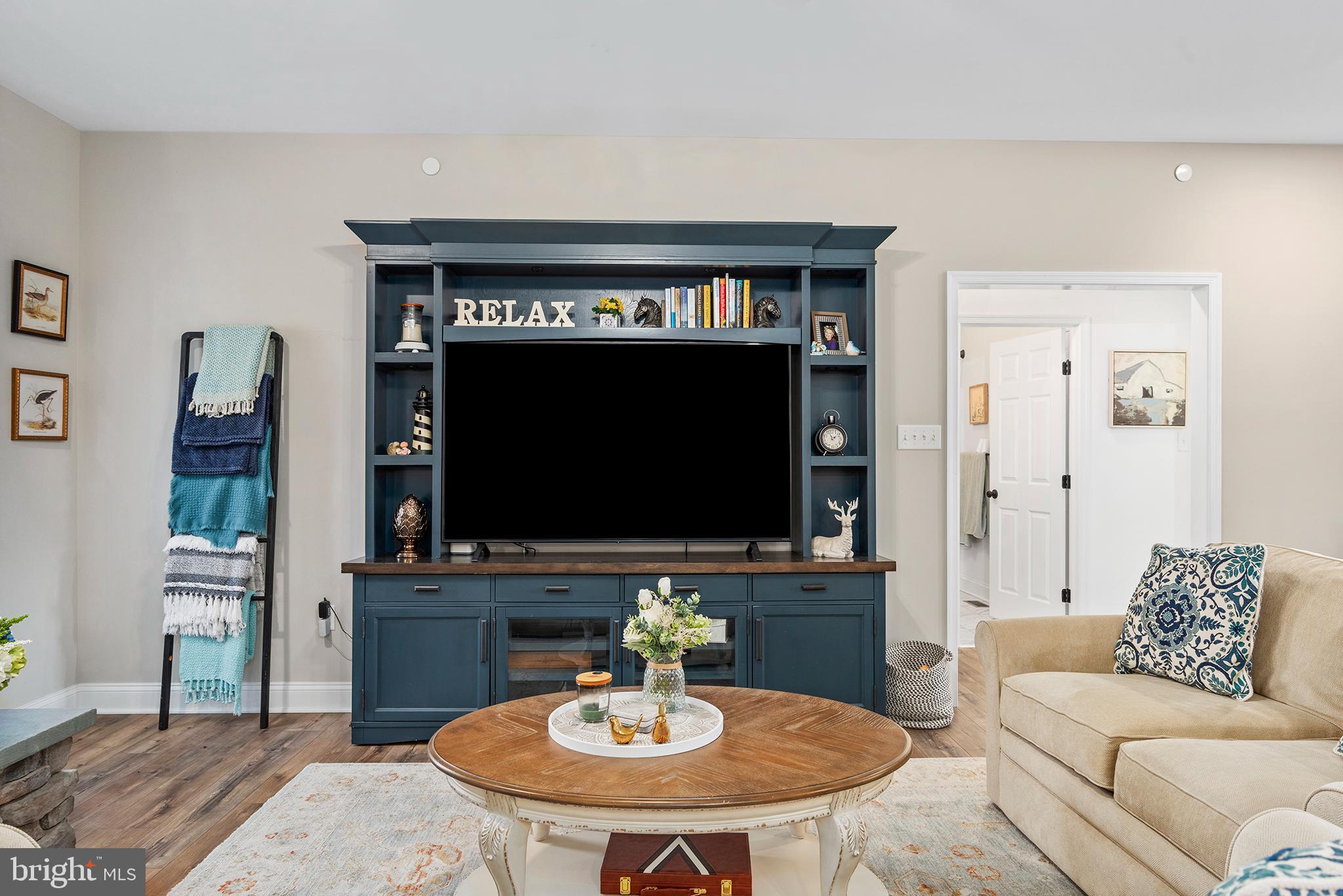 AUTUMN WOODS - Residential