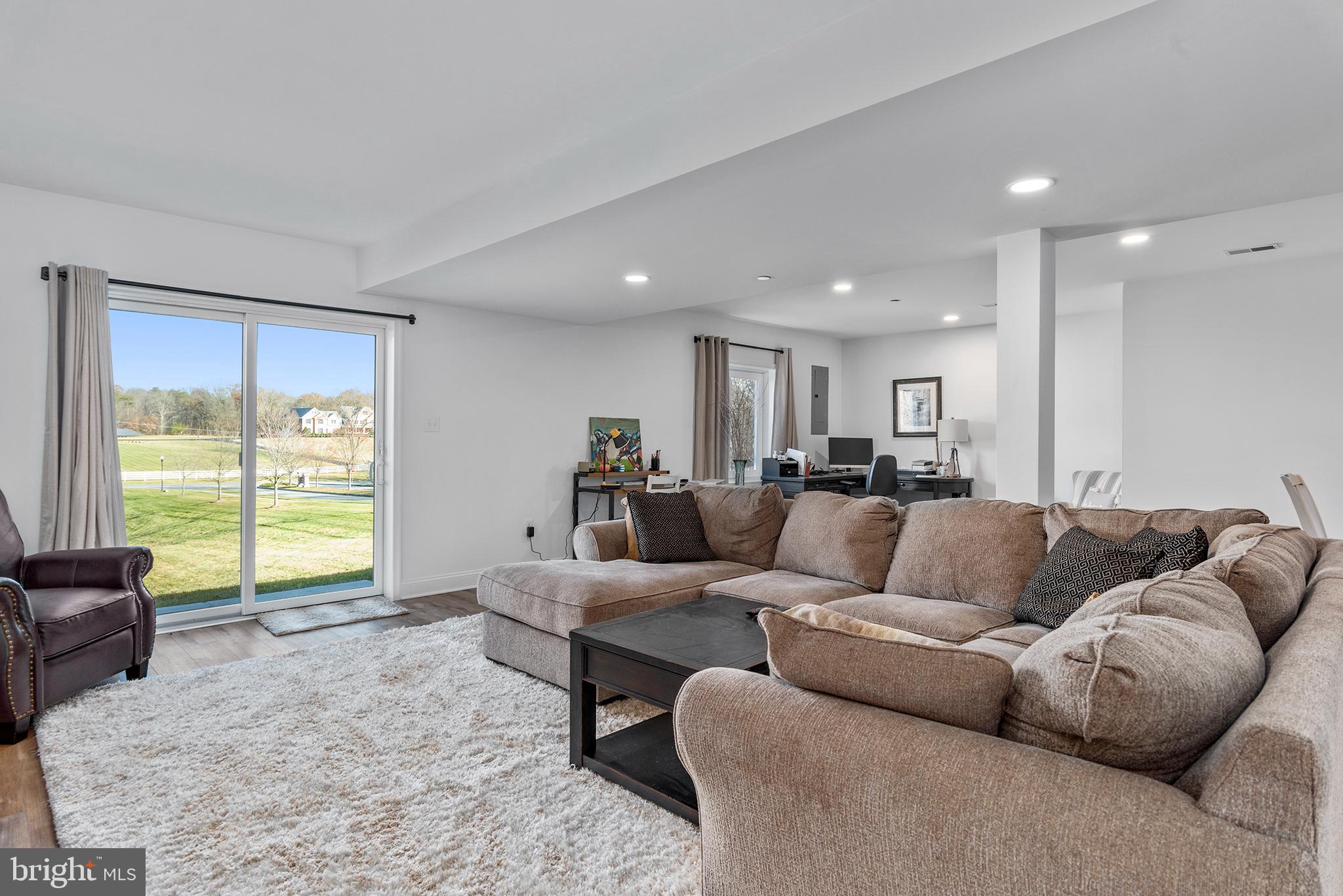 AUTUMN WOODS - Residential