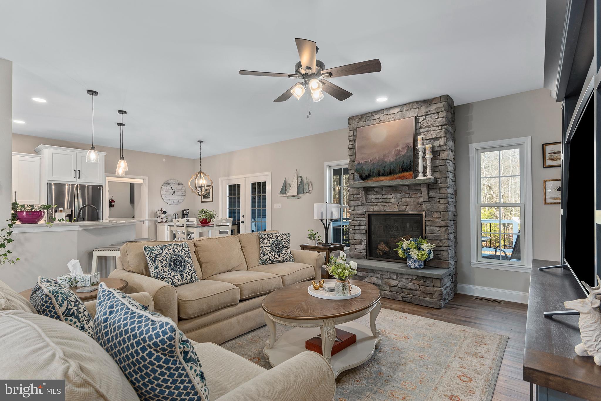 AUTUMN WOODS - Residential