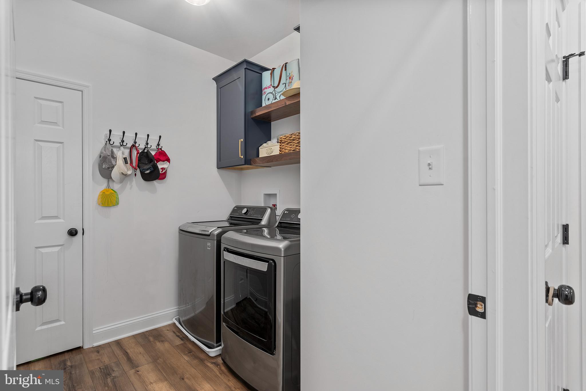 AUTUMN WOODS - Residential