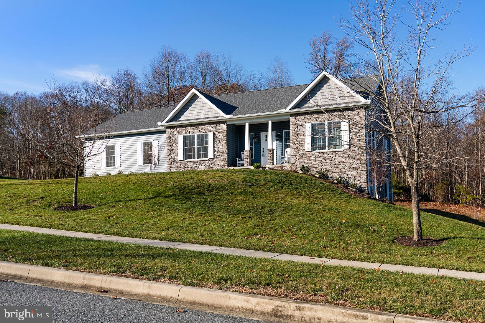 AUTUMN WOODS - Residential