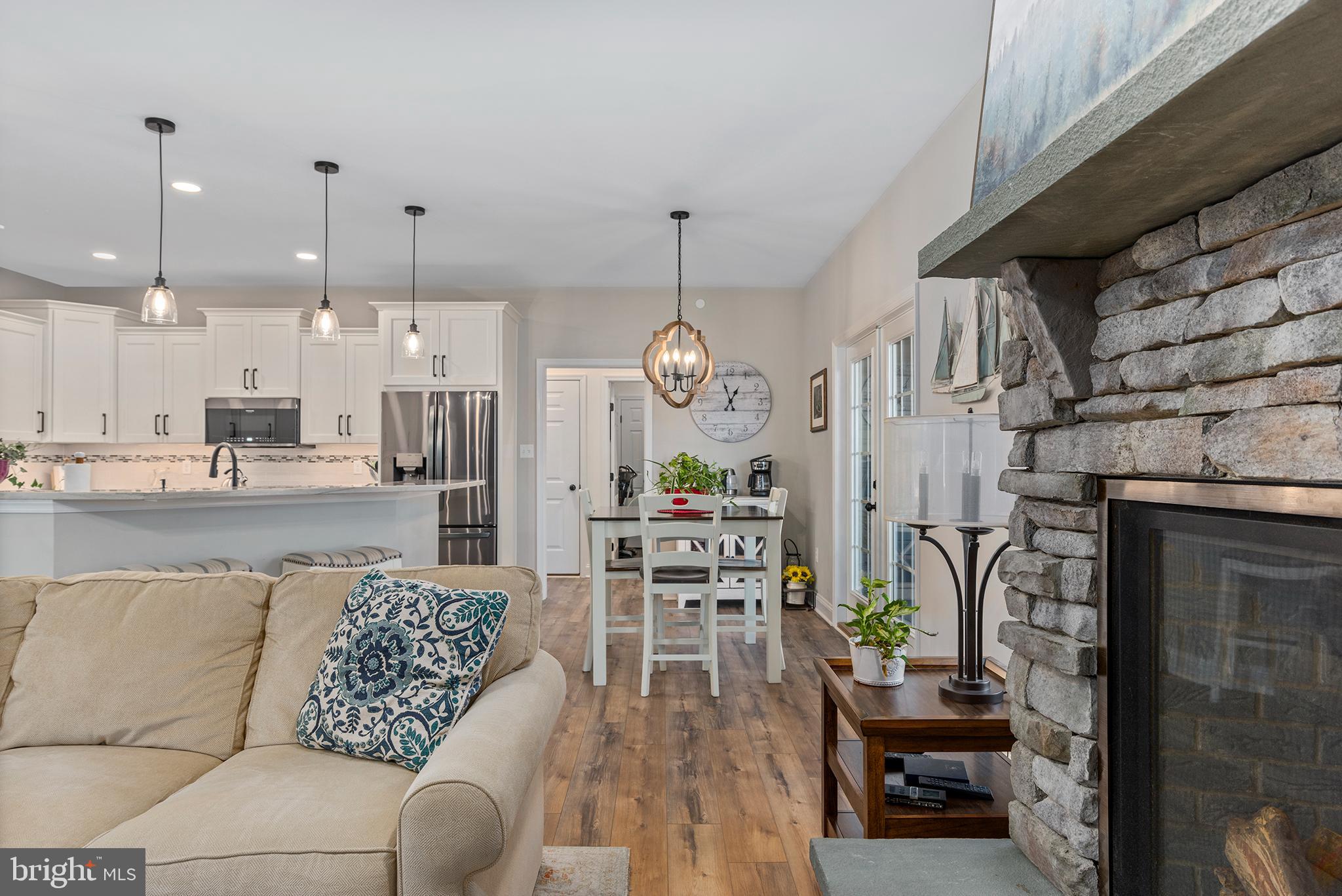 AUTUMN WOODS - Residential