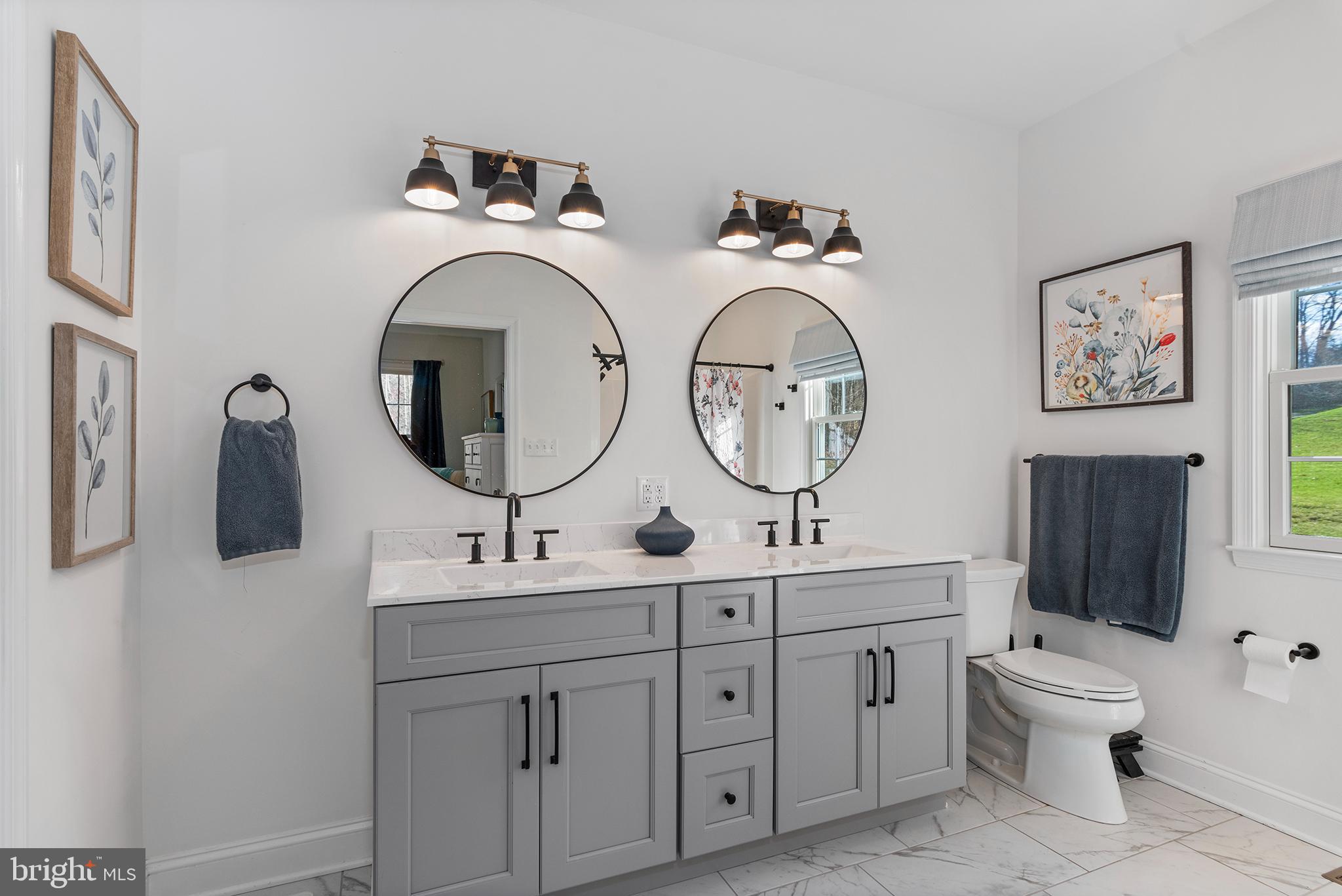 AUTUMN WOODS - Residential