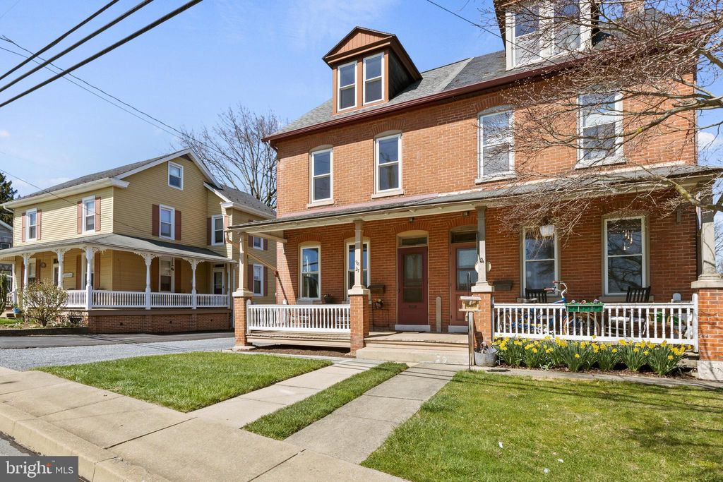 Photo of 27 E Cottage Avenue, Millersville, PA 17551 (MLS # PALA2048306)