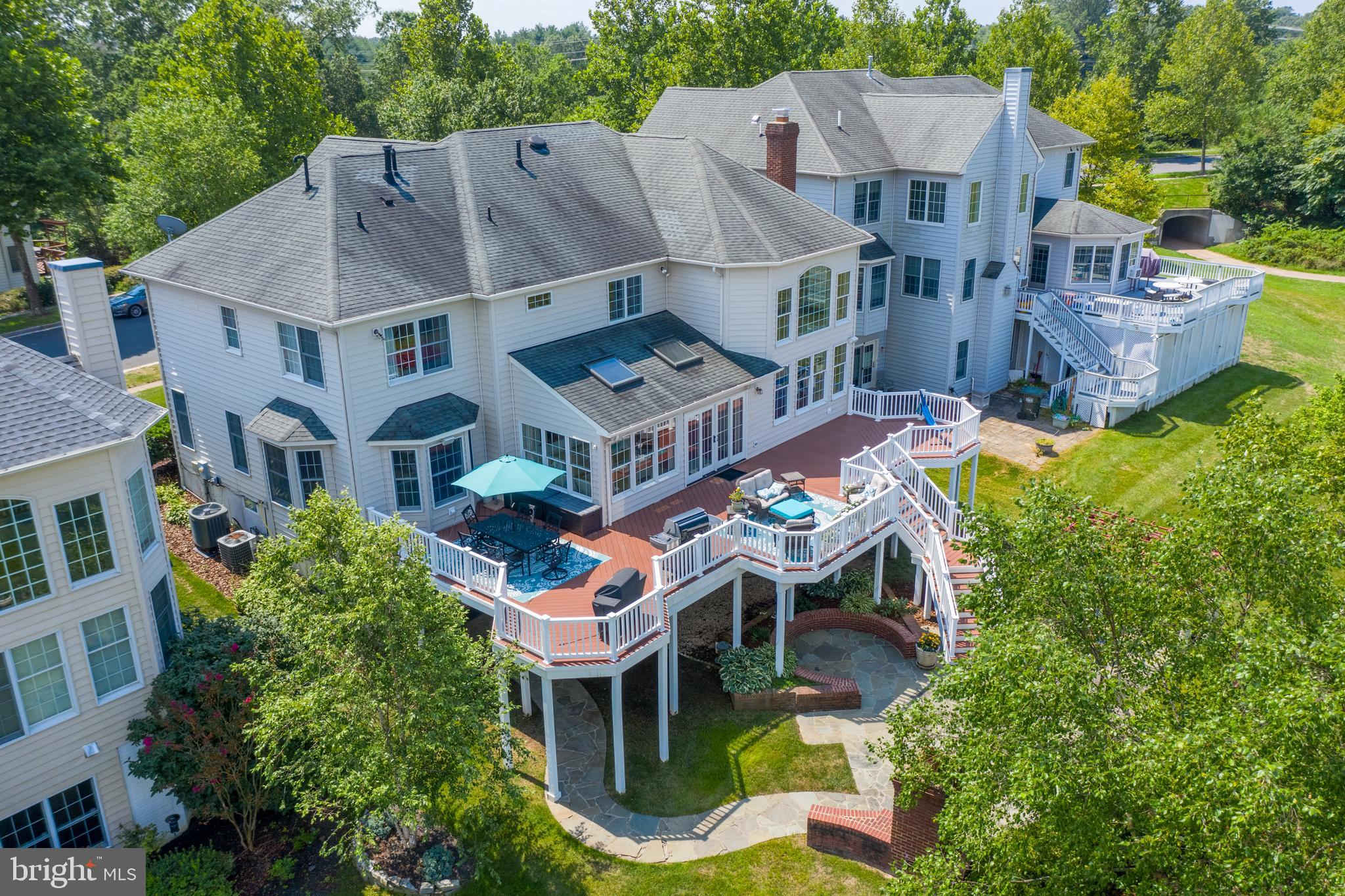 SOUTH RIDING - Residential