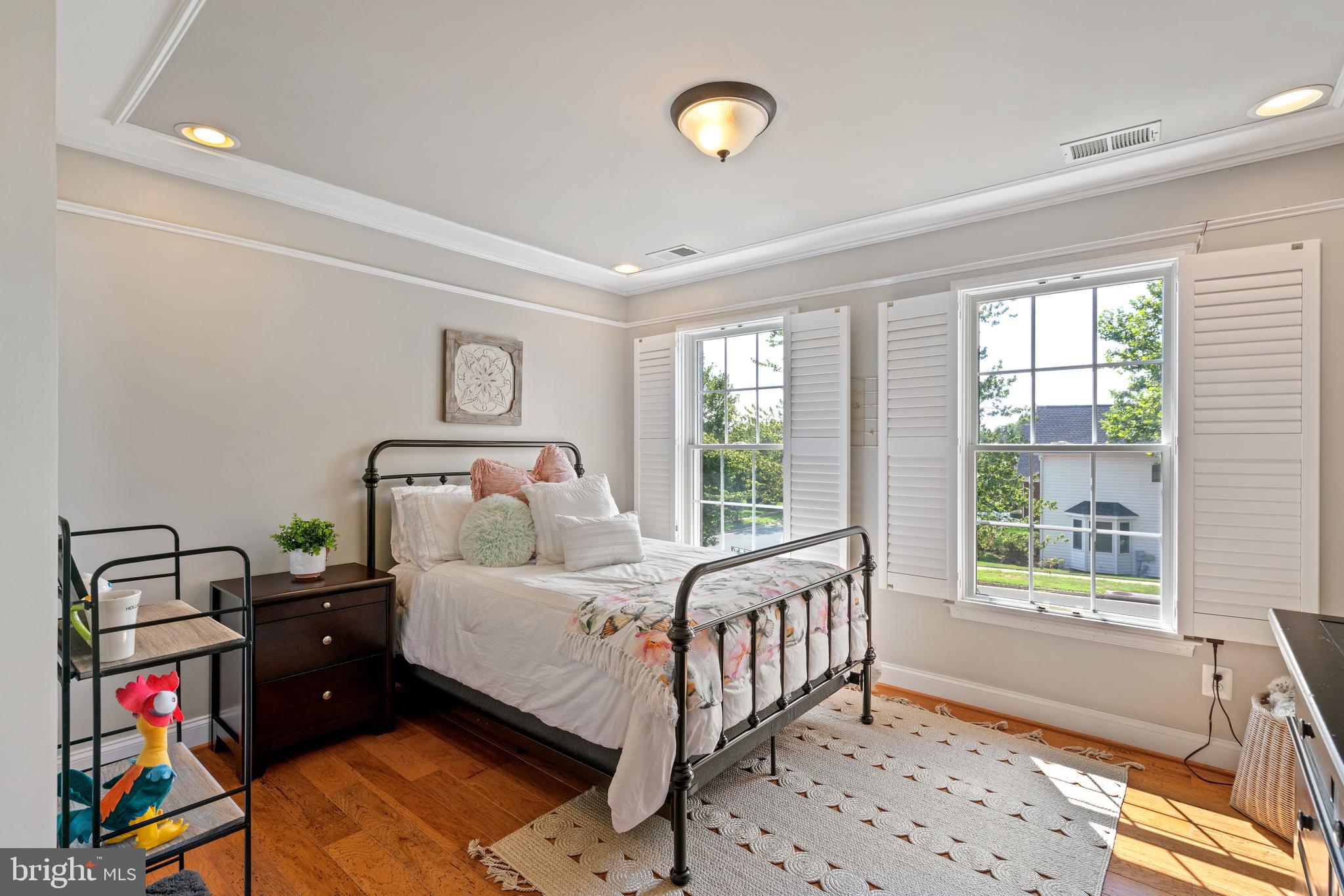 SOUTH RIDING - Residential