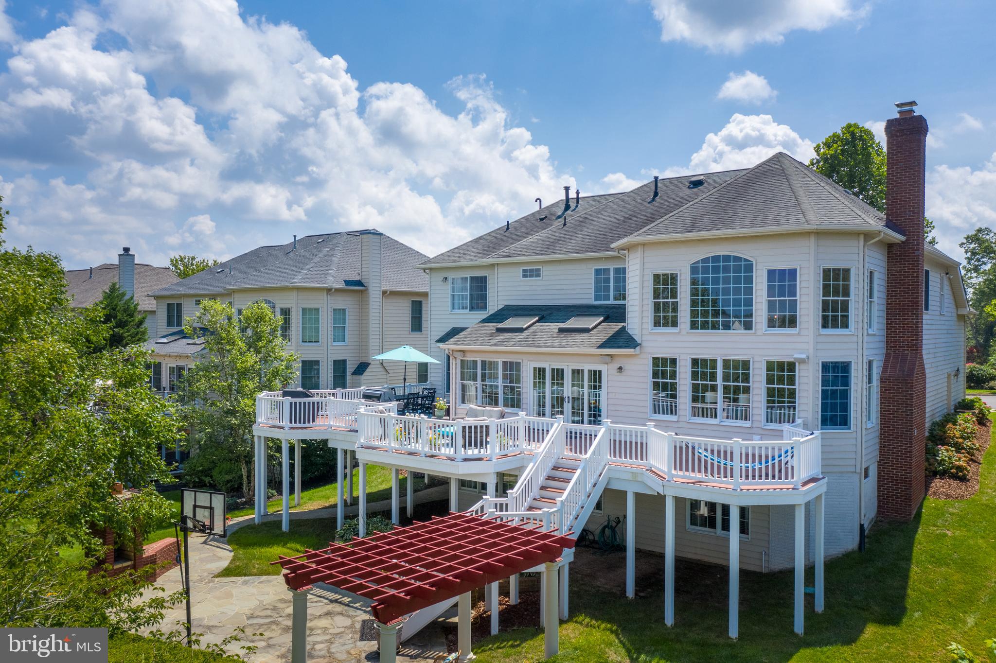 SOUTH RIDING - Residential