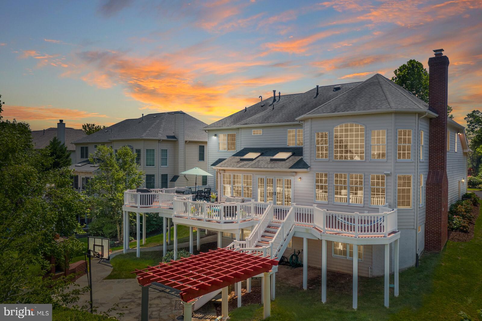 SOUTH RIDING - Residential