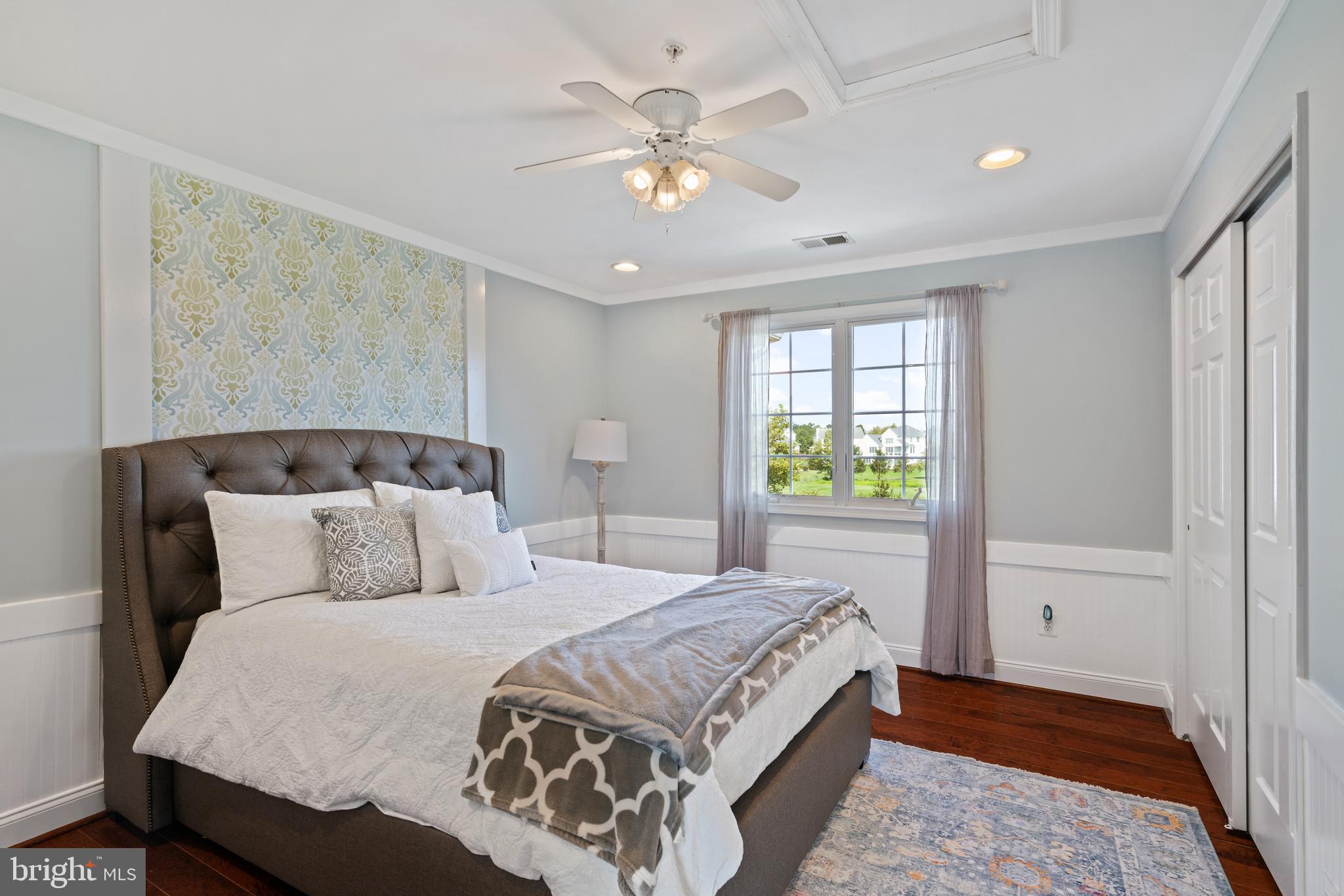 SOUTH RIDING - Residential