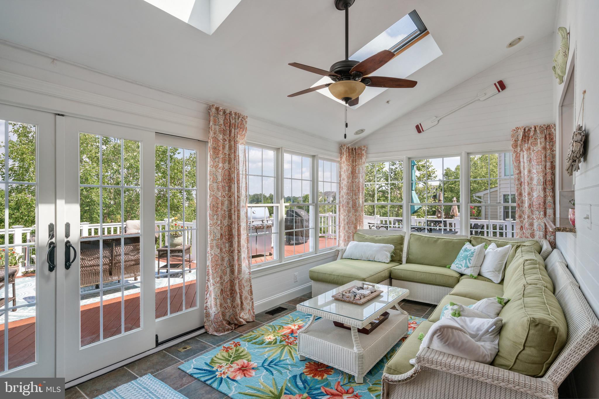 SOUTH RIDING - Residential