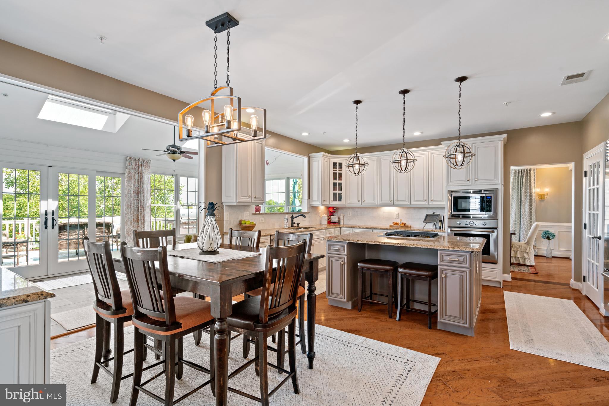 SOUTH RIDING - Residential