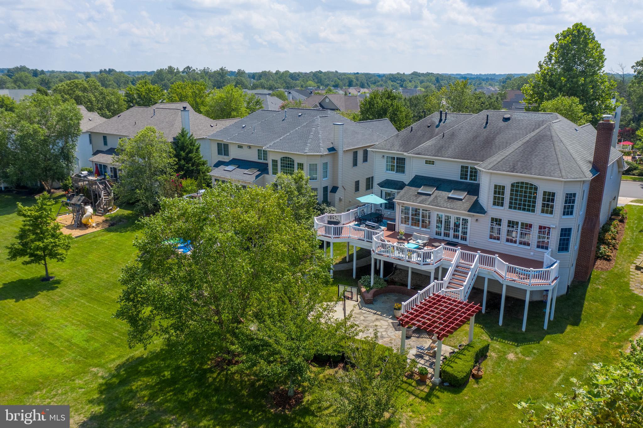 SOUTH RIDING - Residential