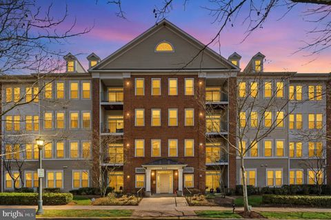 Photo of 502 King Farm Boulevard #207, ROCKVILLE, MD 20850 (MLS # MDMC2221002)