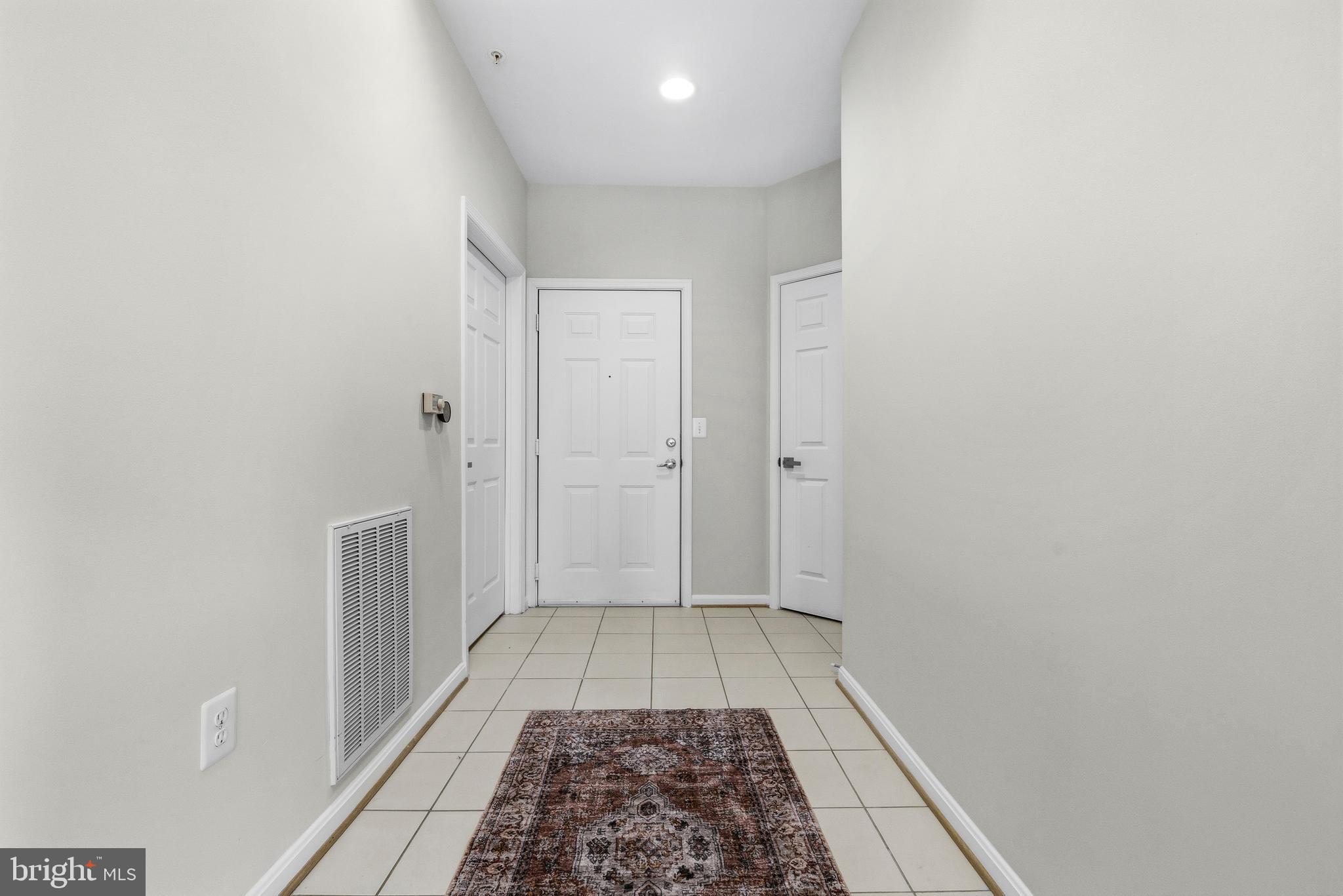 502 KING FARM BOULEVARD 207