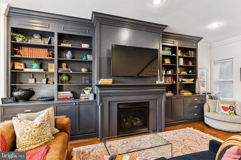 2431 CHRISTIAN STREET PHILADELPHIA PA 19146