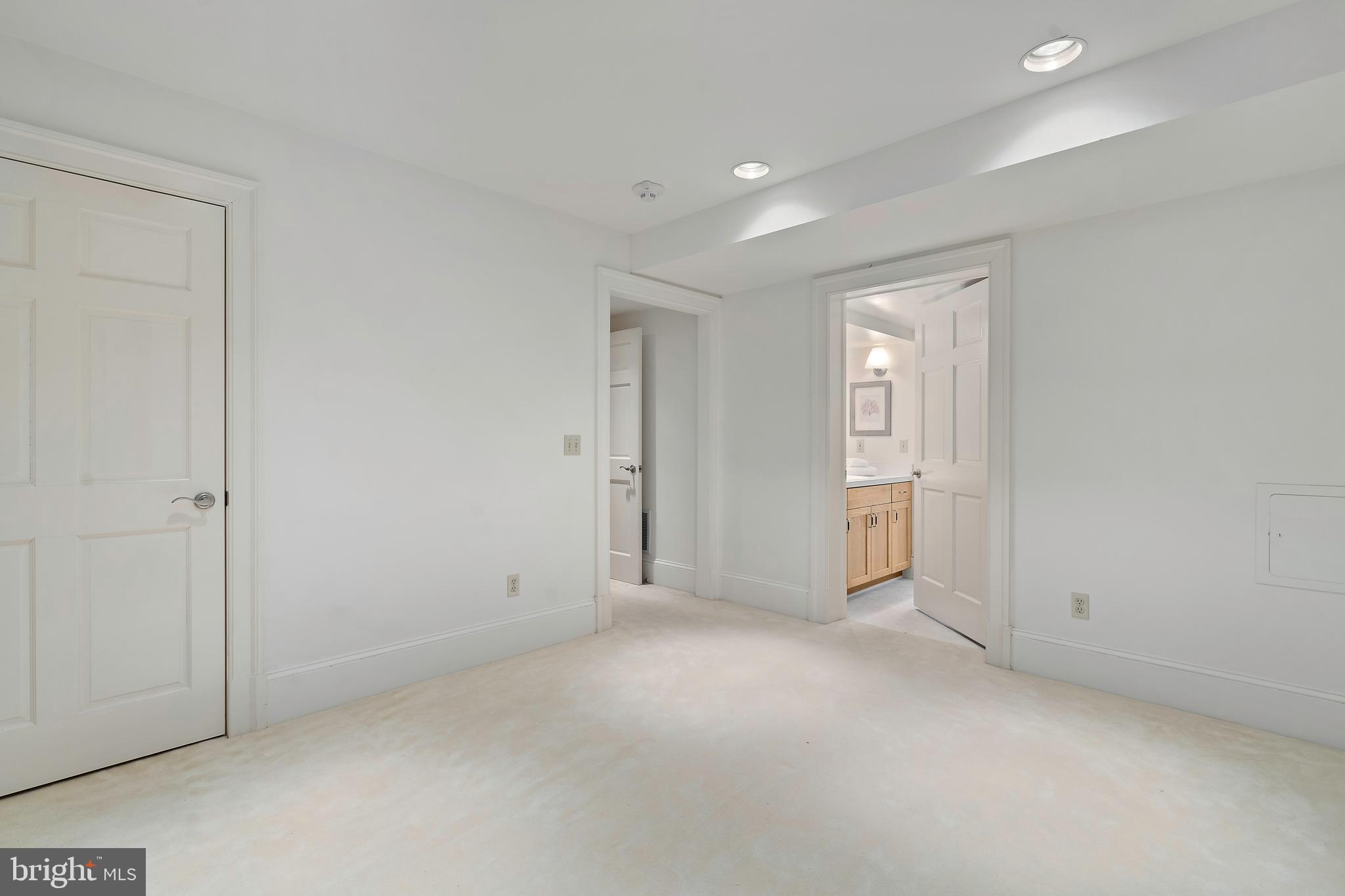 AURORA HILLS - Residential