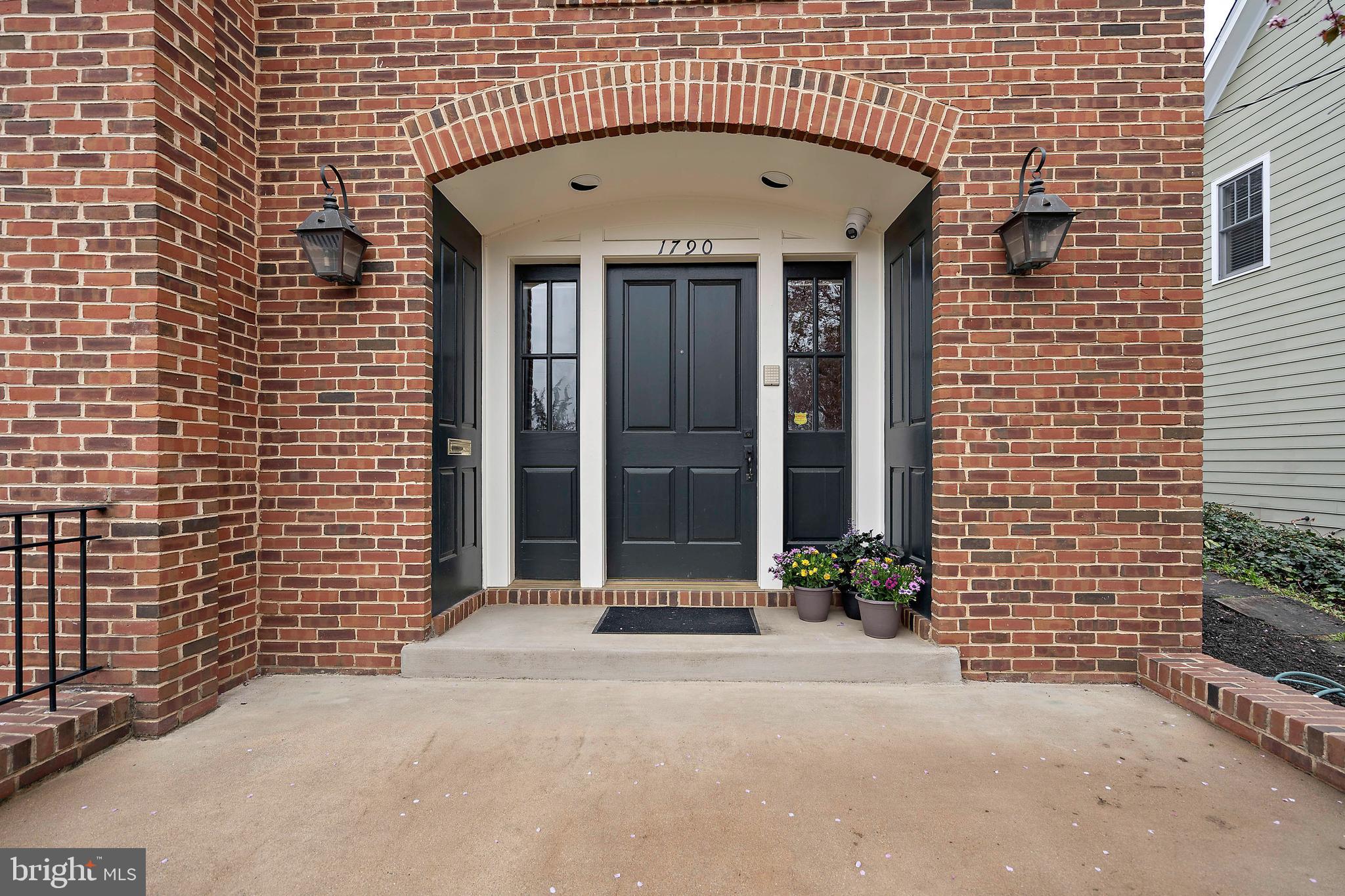 AURORA HILLS - Residential