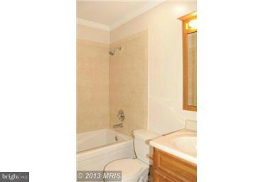 POHICK SQUARE - Residential Lease