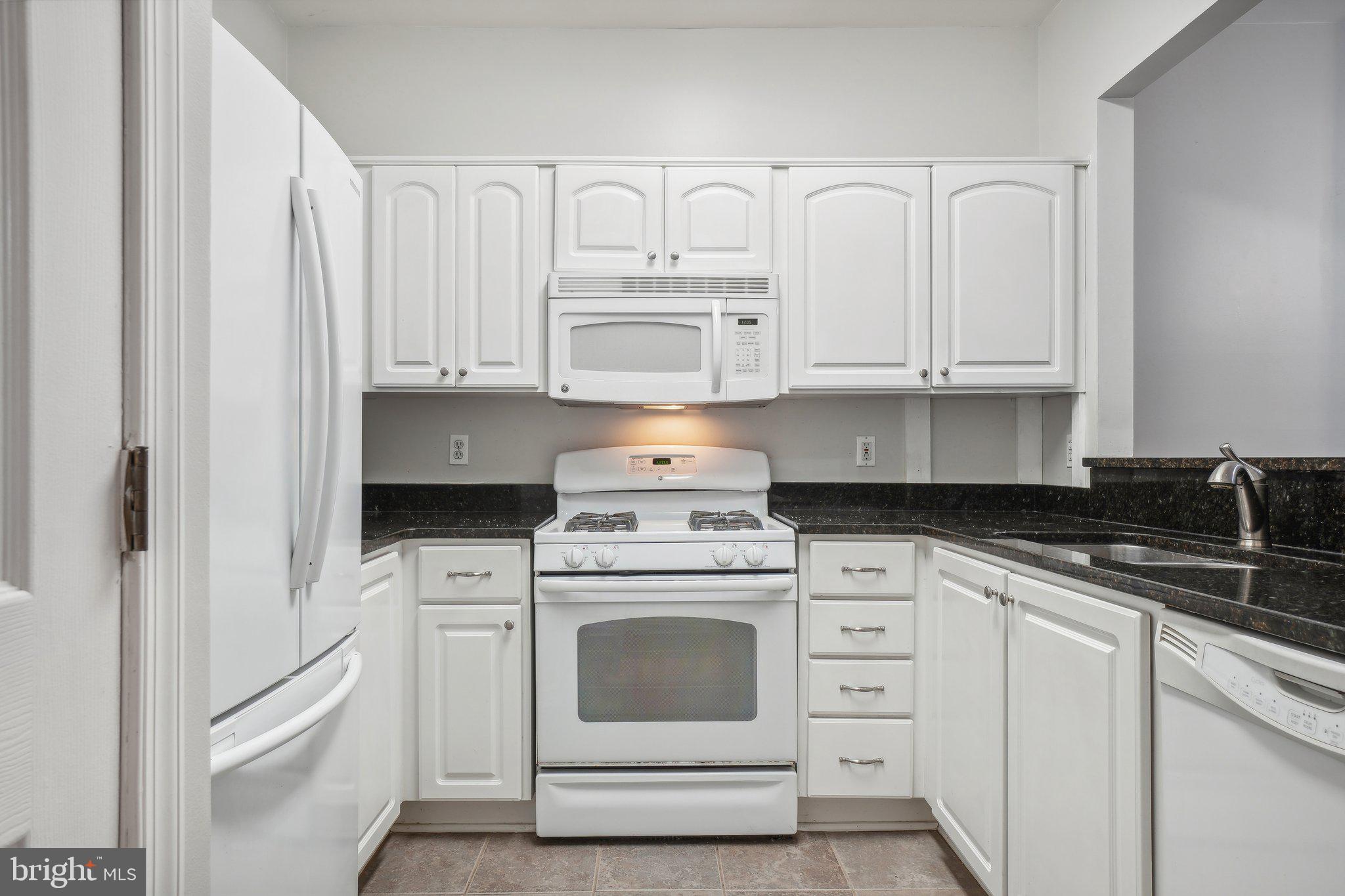 MANORS AT STONEGATE - Residential