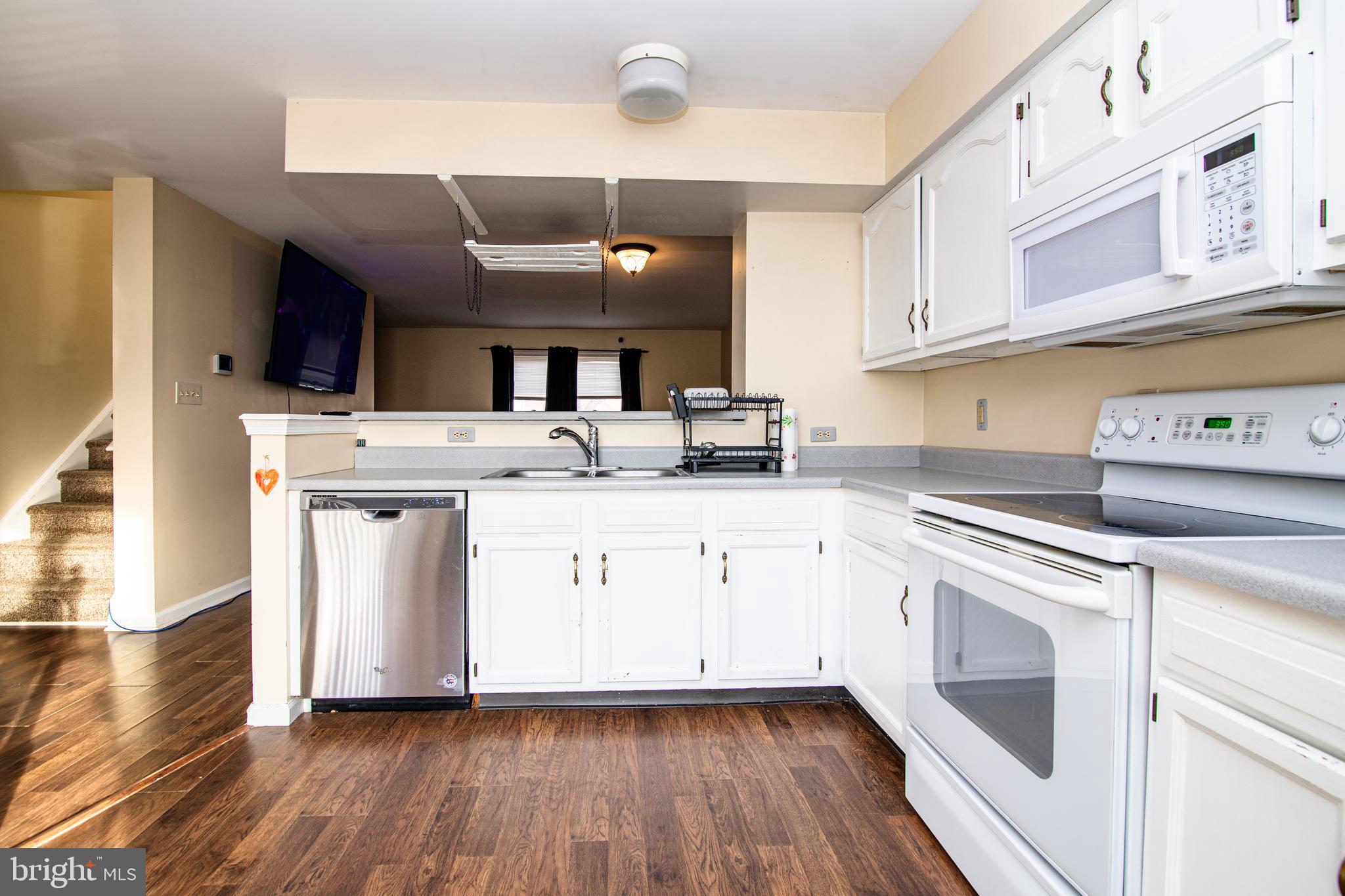 WHITEHALL WEST - Residential