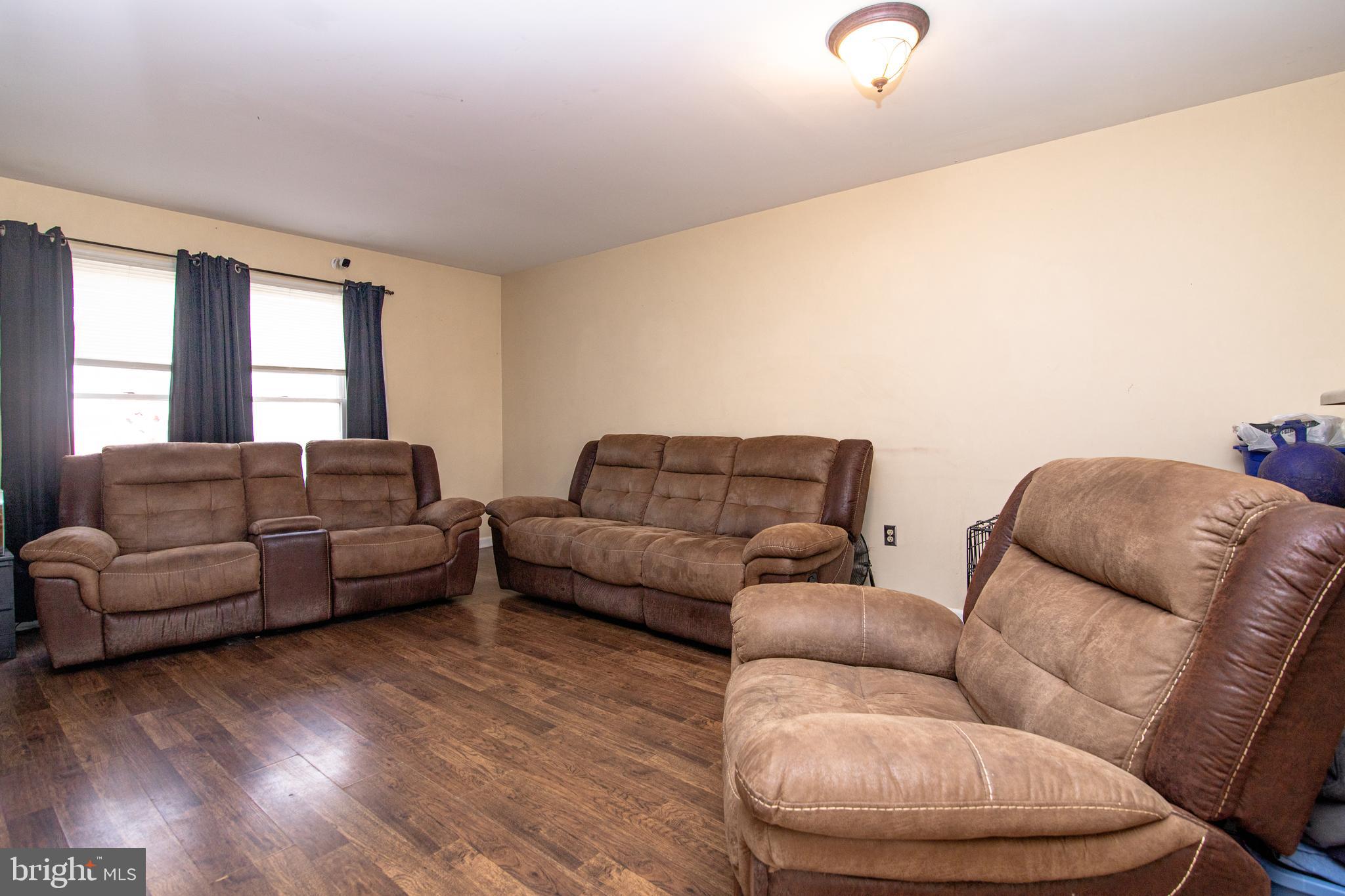 WHITEHALL WEST - Residential