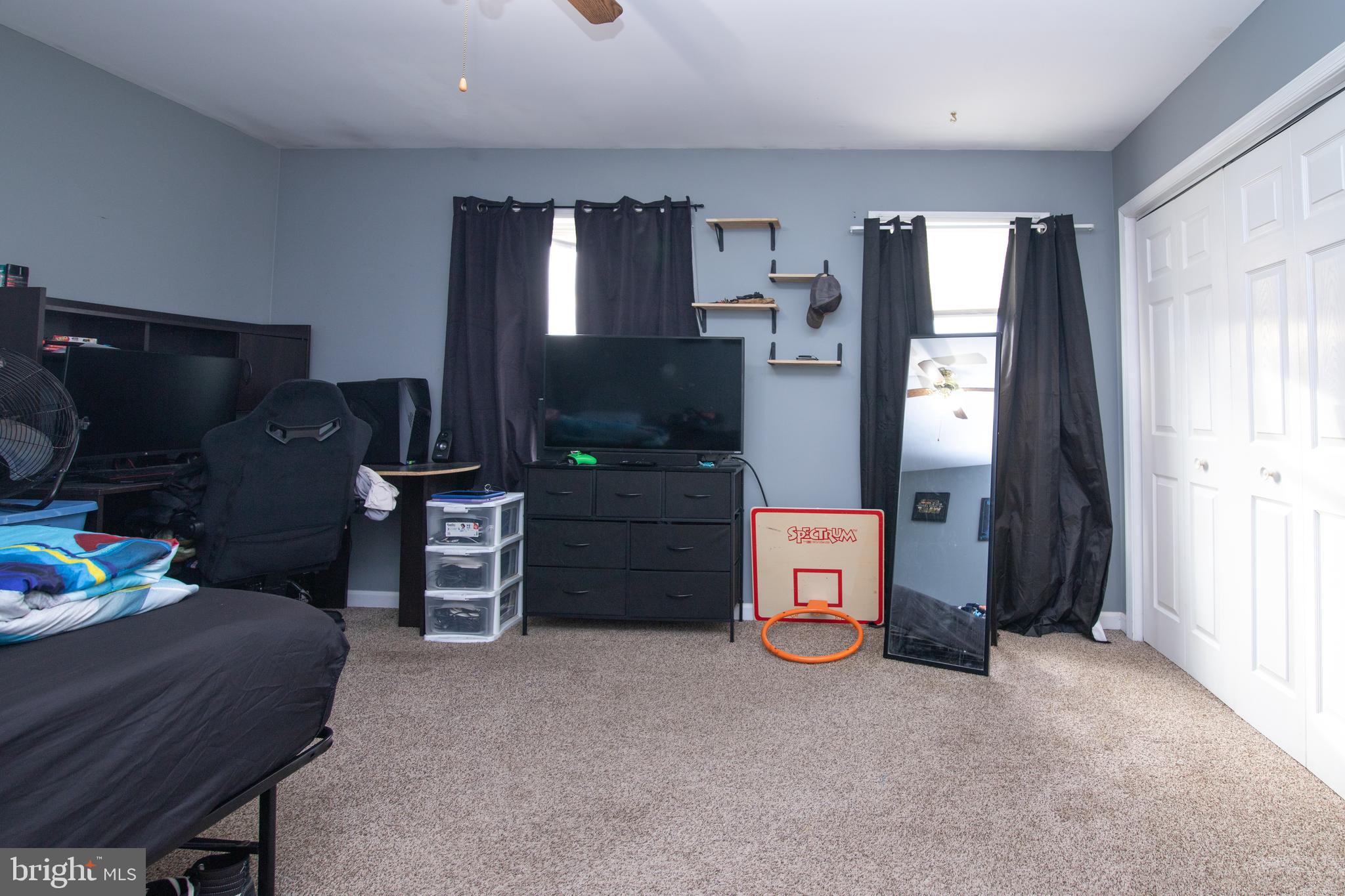 WHITEHALL WEST - Residential