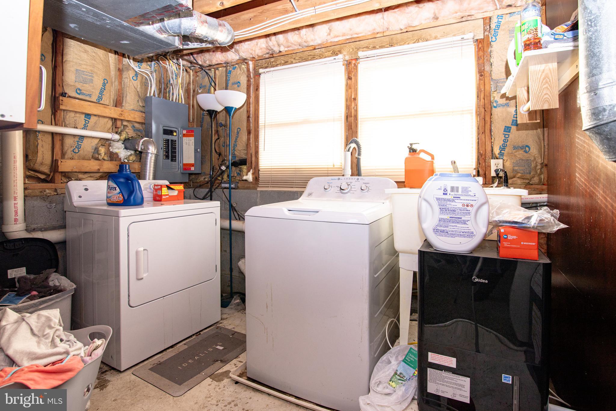 WHITEHALL WEST - Residential