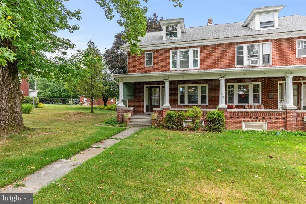 Photo of 524 S 4TH ST, DENVER, PA 17517 (MLS # PALA2039282)